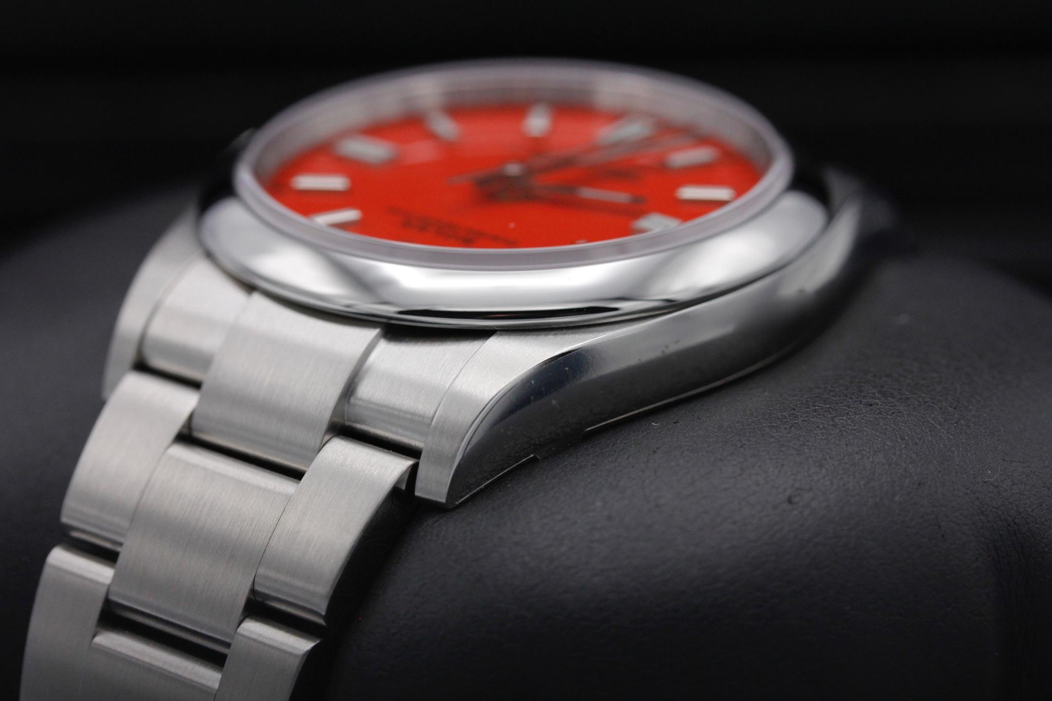 Watch Image 5