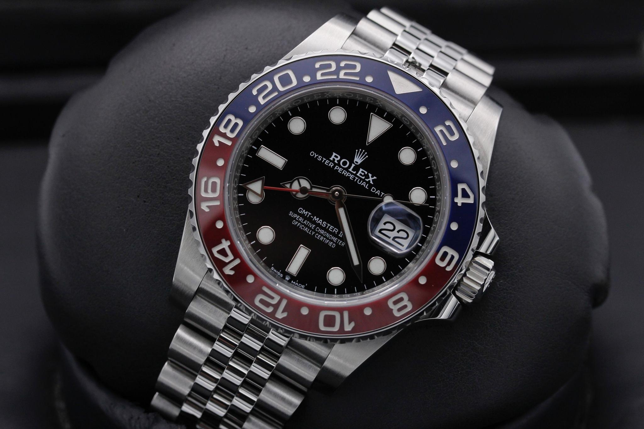 Watch Image 10