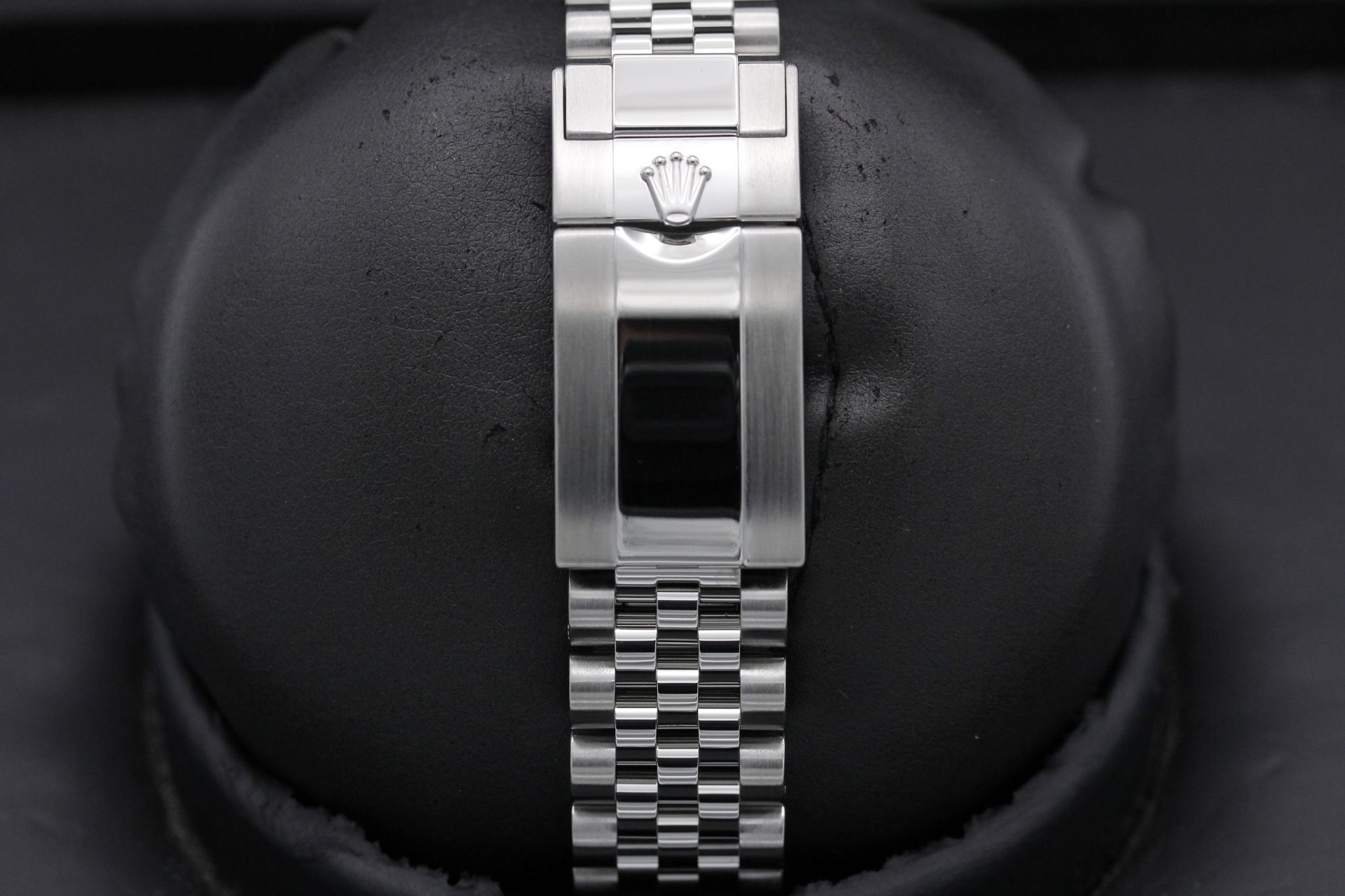 Watch Image 8