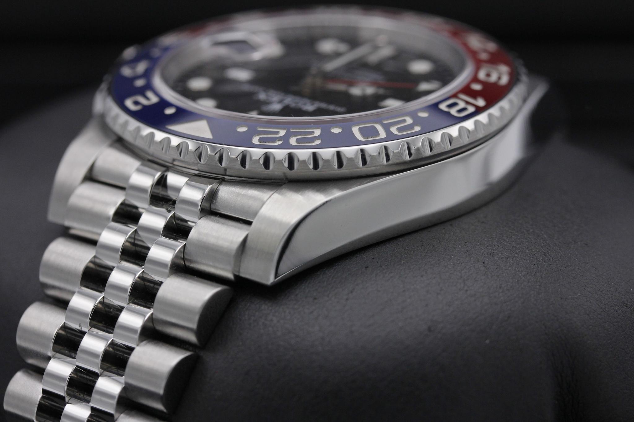 Watch Image 5