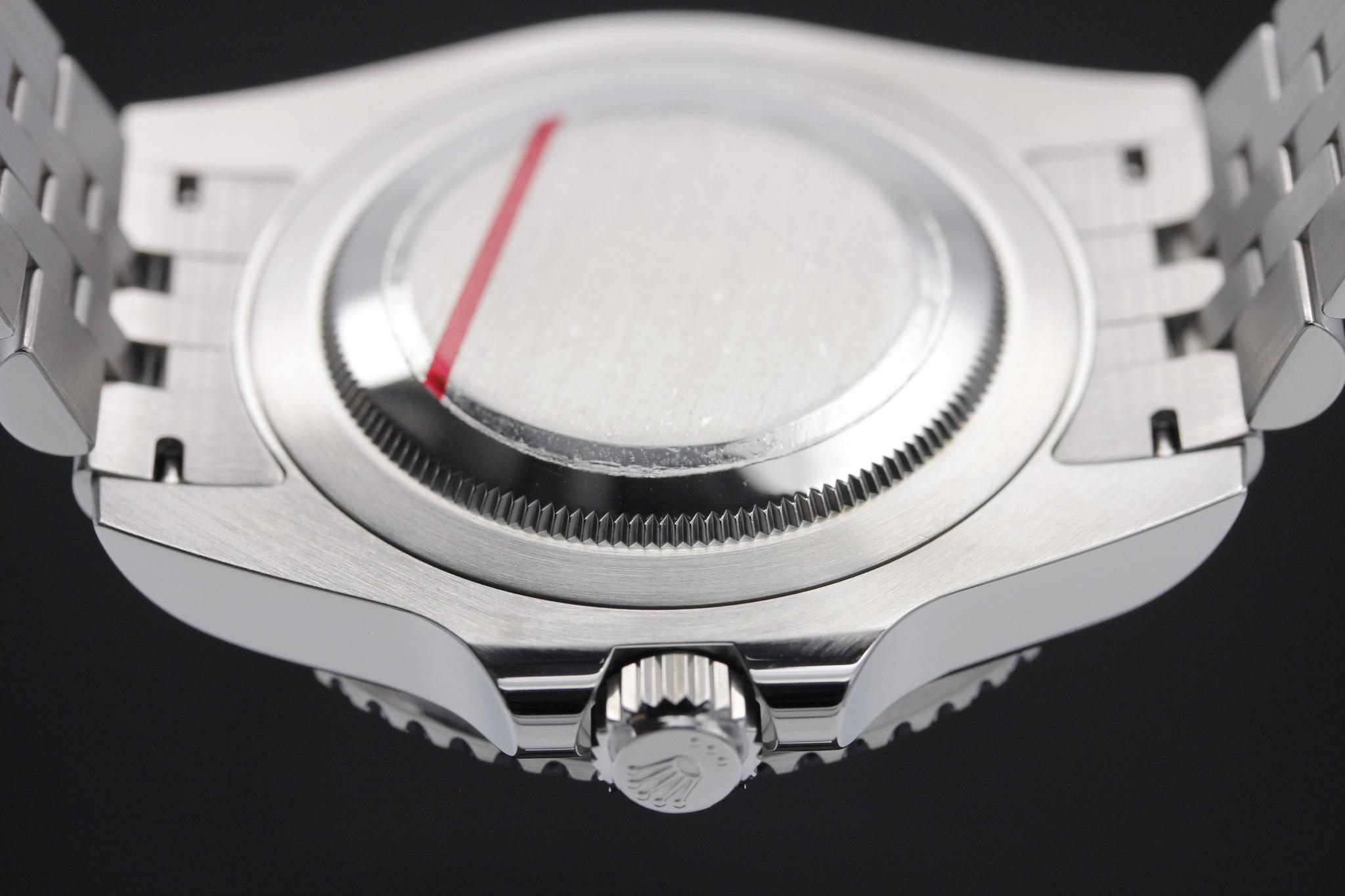Watch Image 7