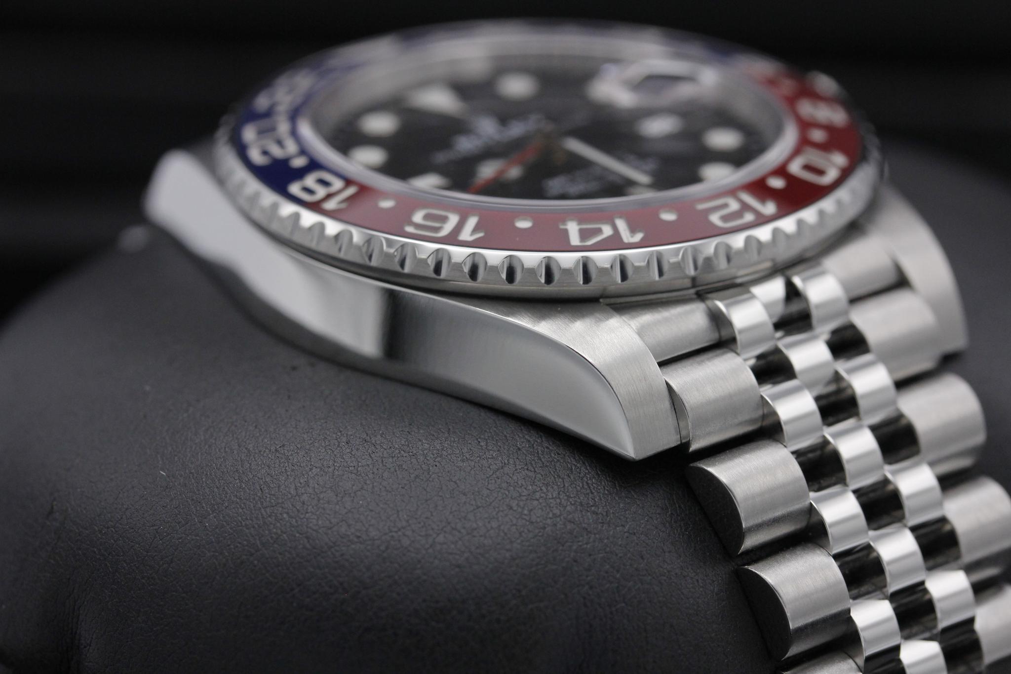 Watch Image 6