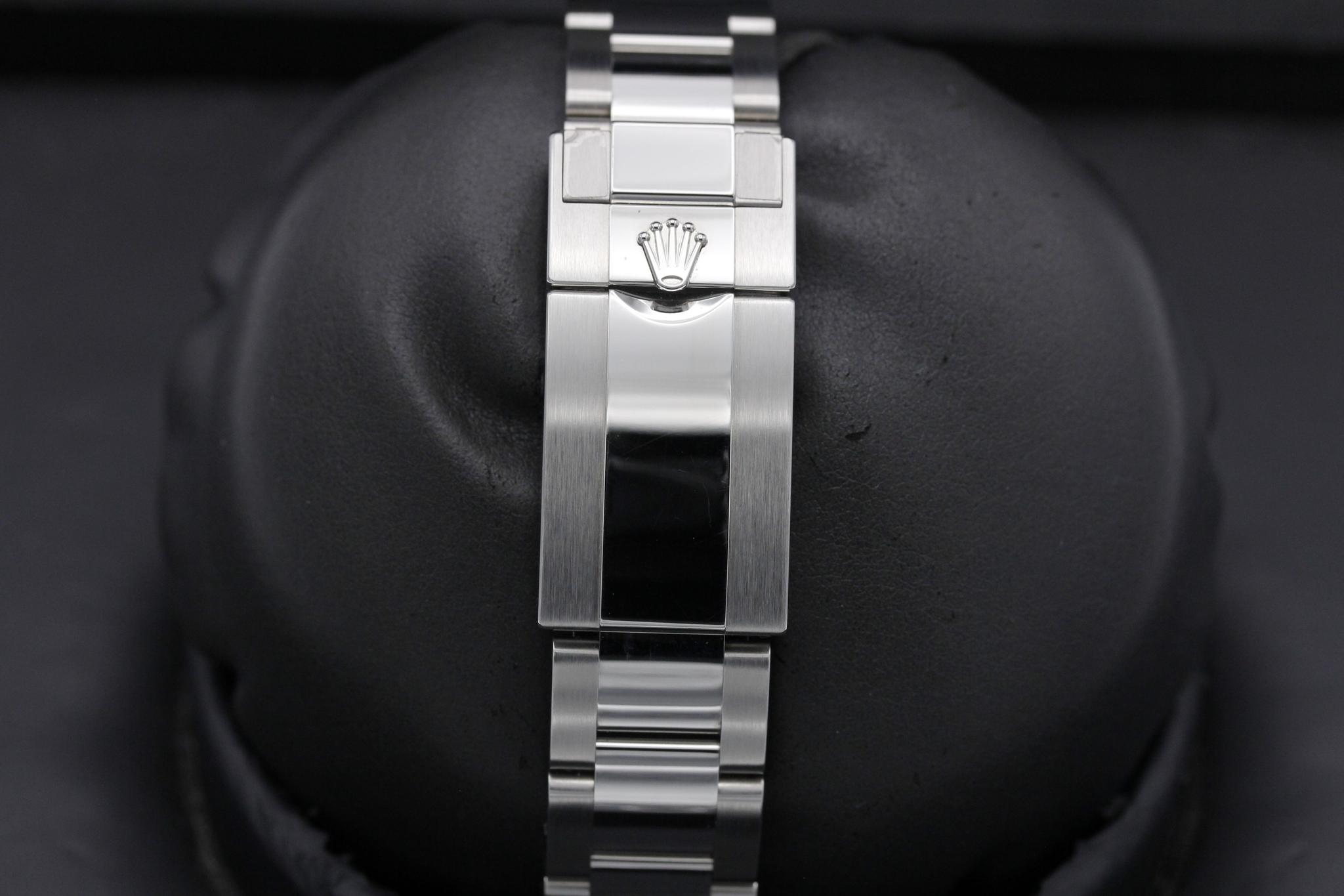 Watch Image 8
