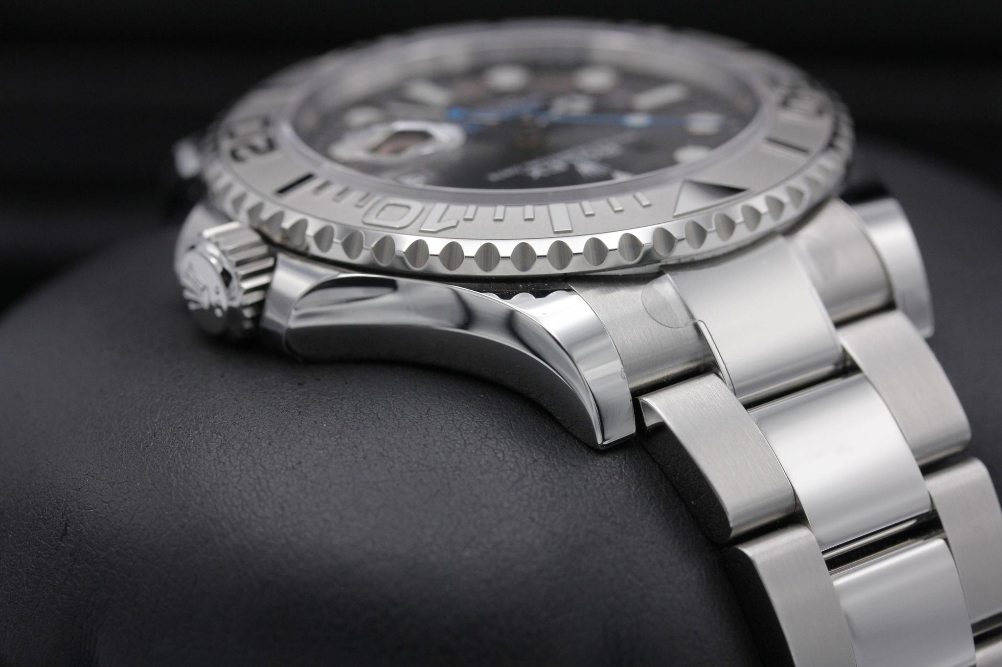 Watch Image 4