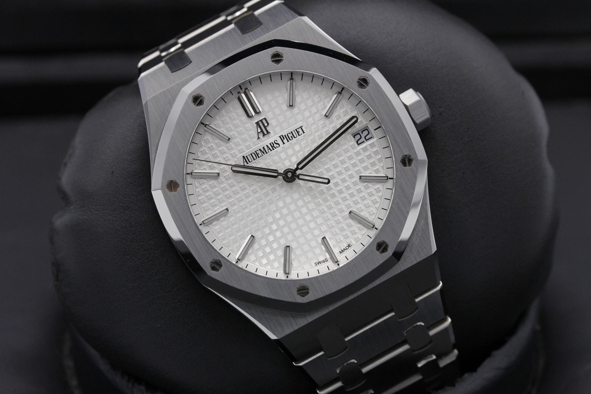Watch Image 9