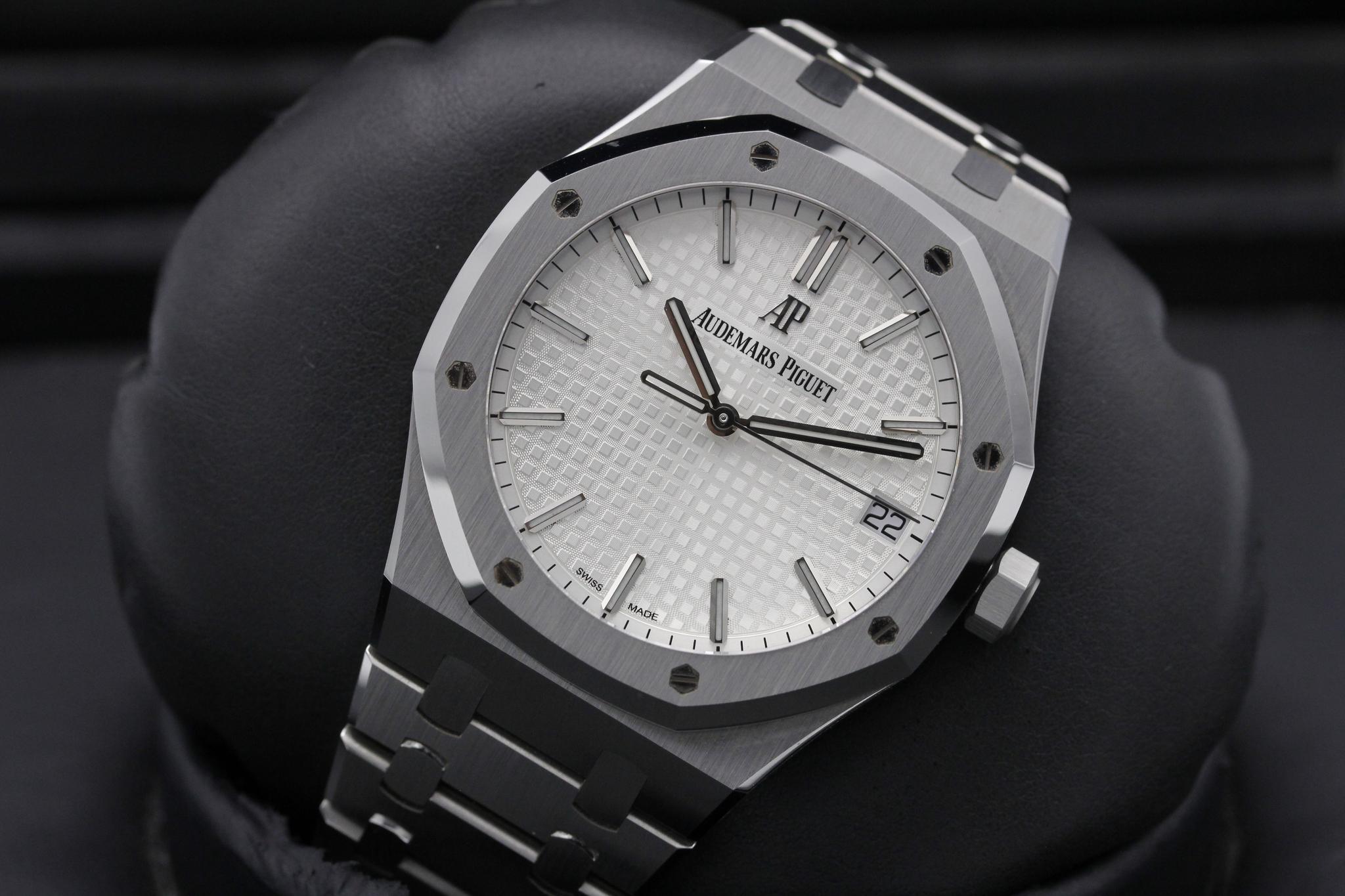 Watch Image 10