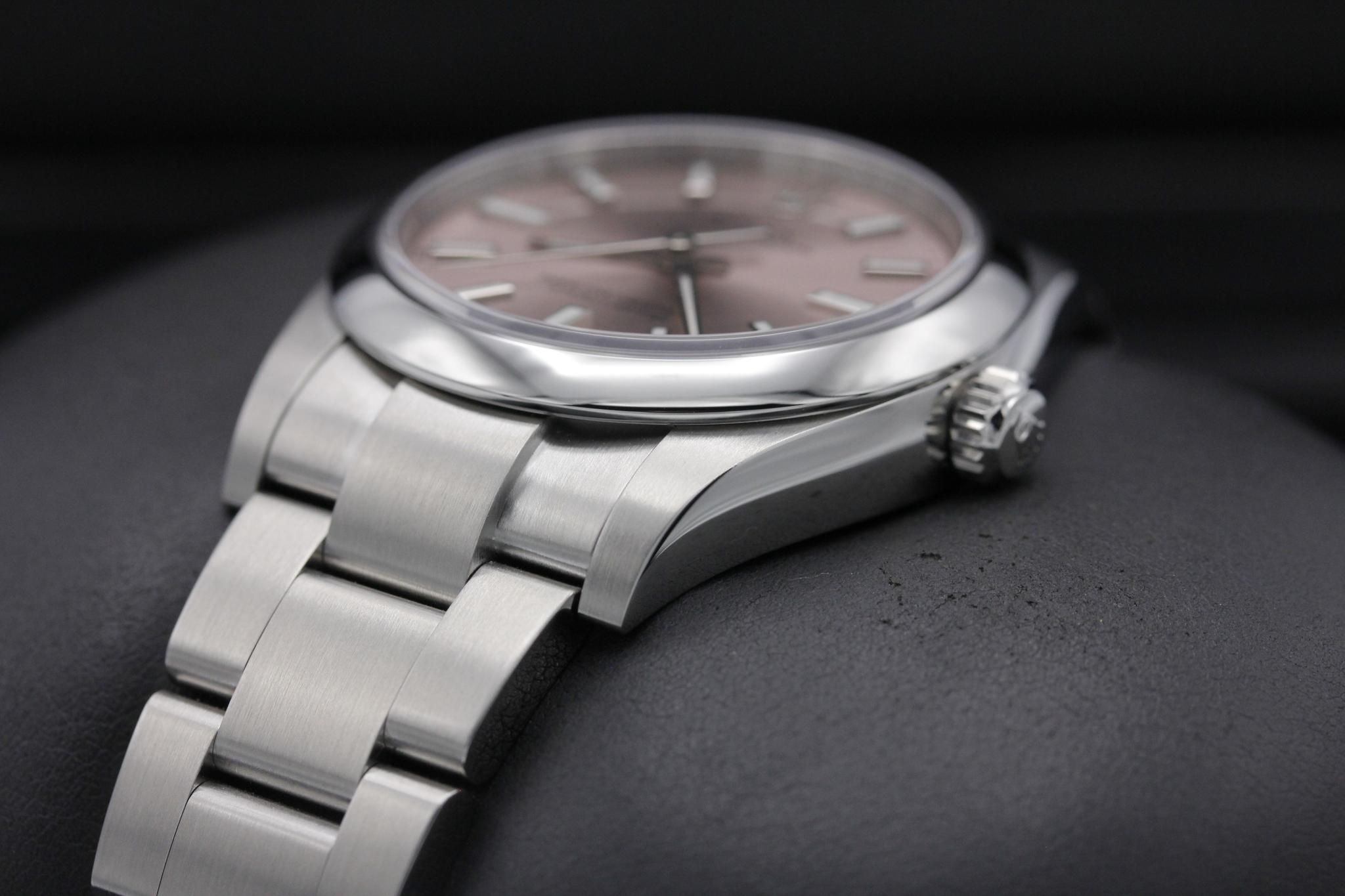 Watch Image 2