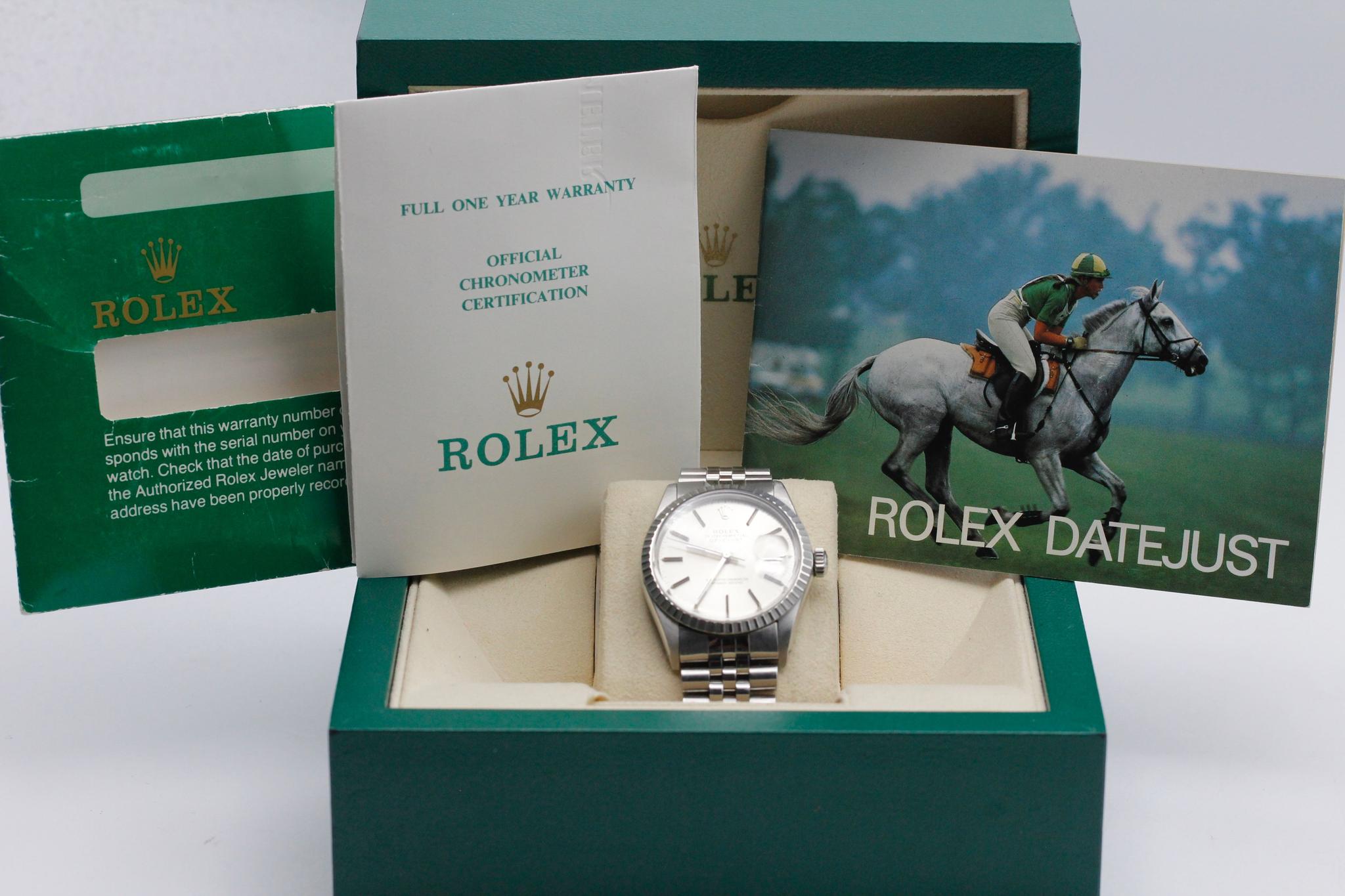 Watch Image 12