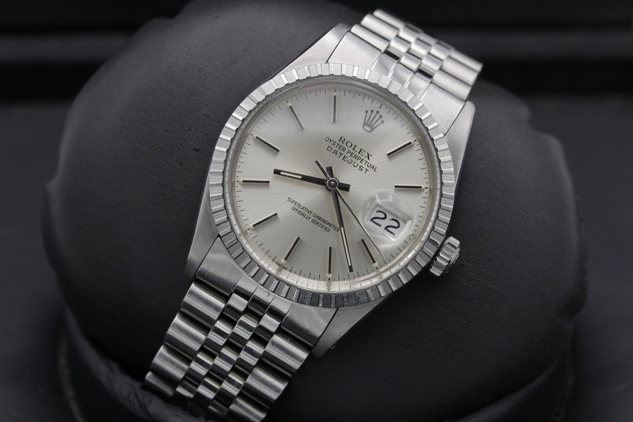 Watch Image 10