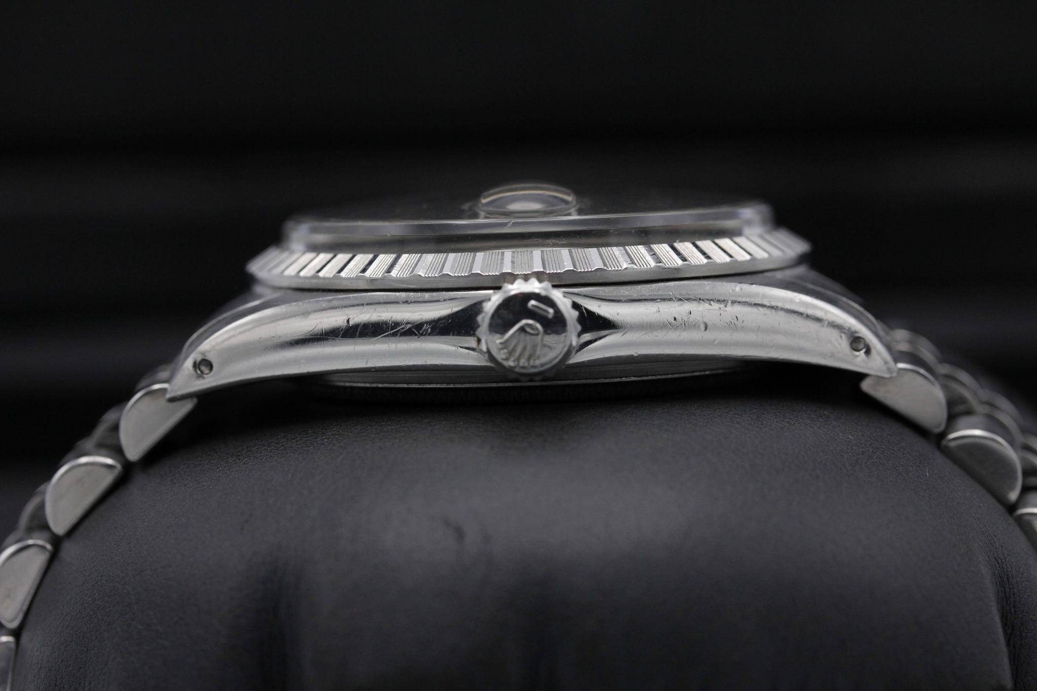 Watch Image 3