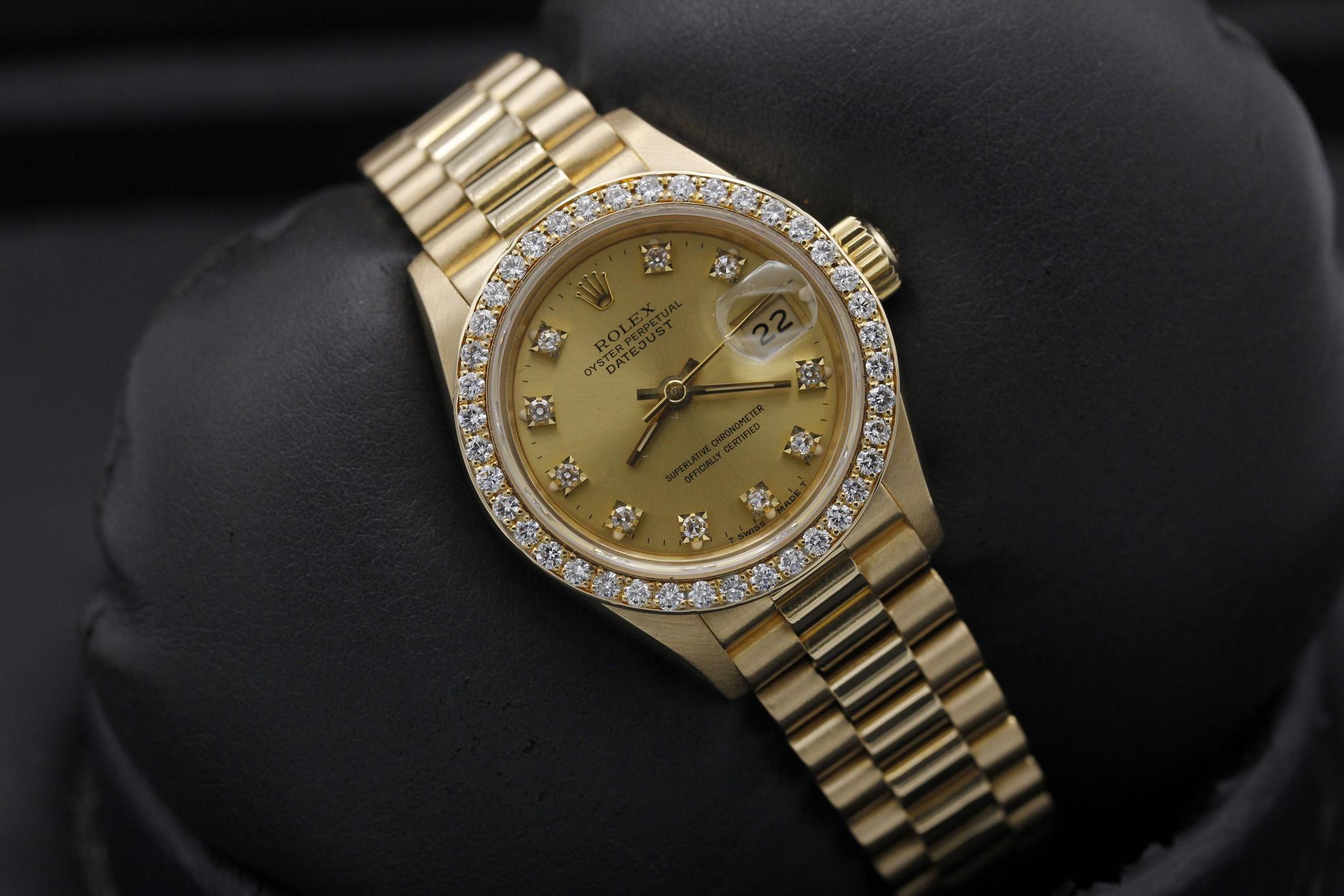 Watch Image 9