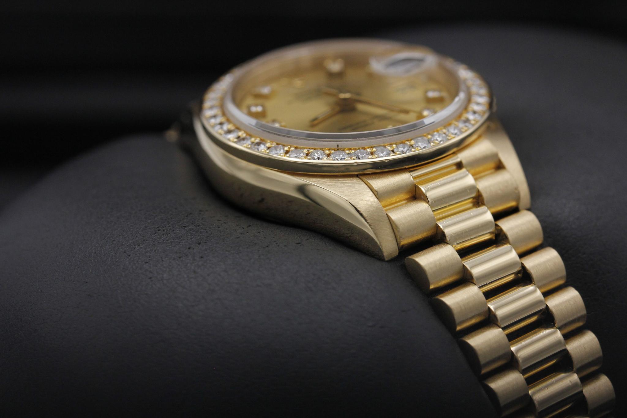 Watch Image 6