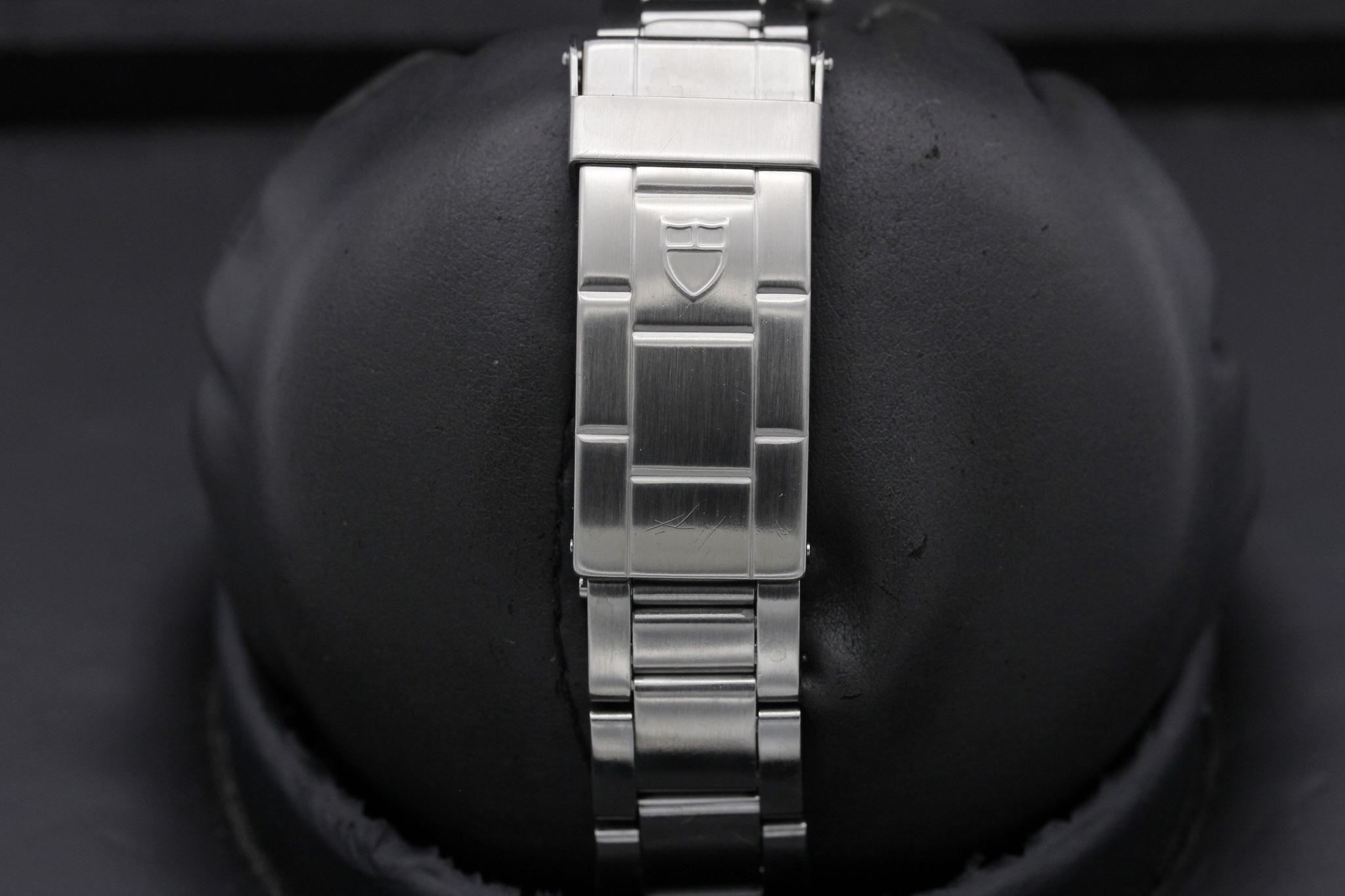 Watch Image 8