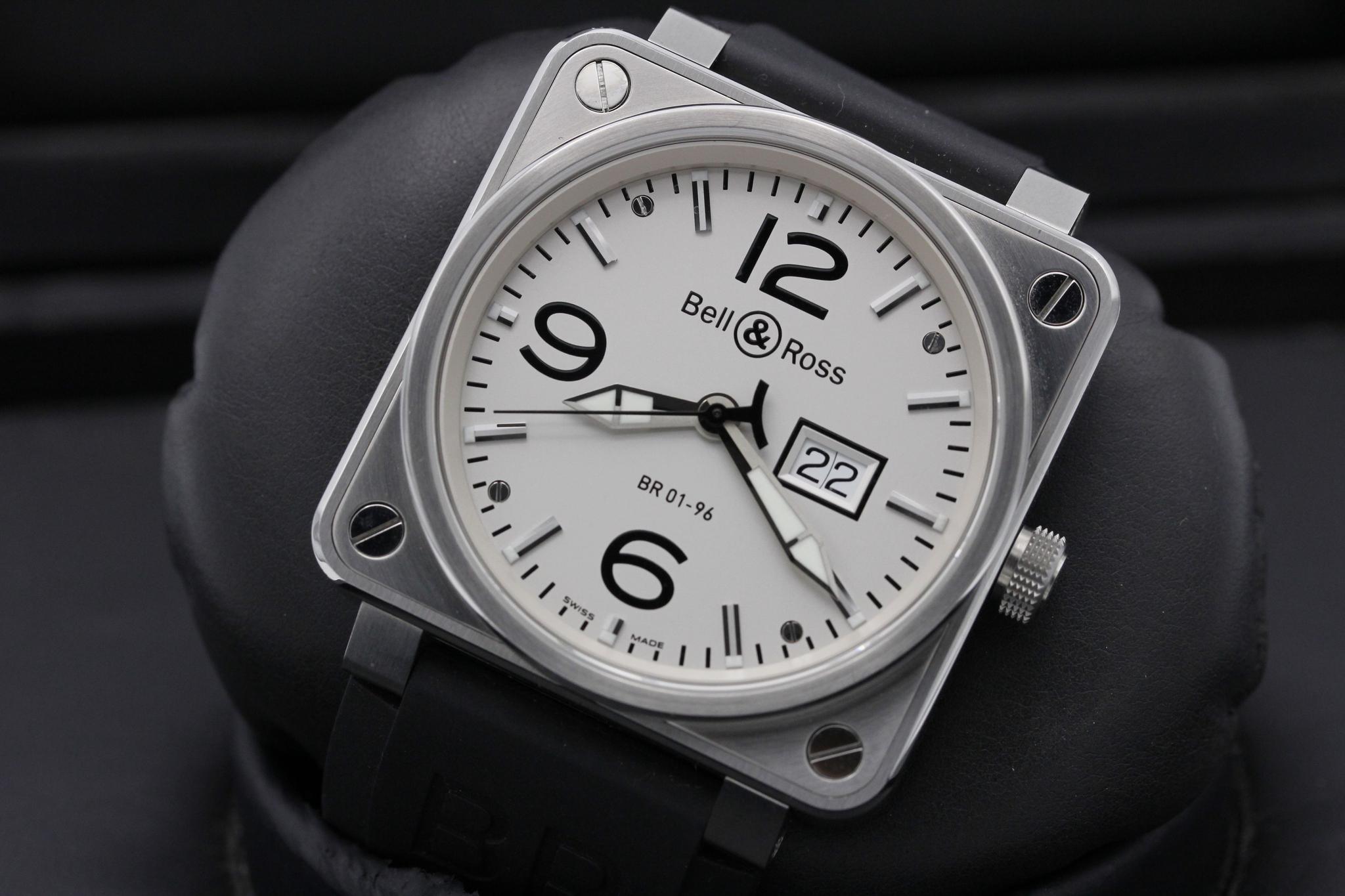 Watch Image 10