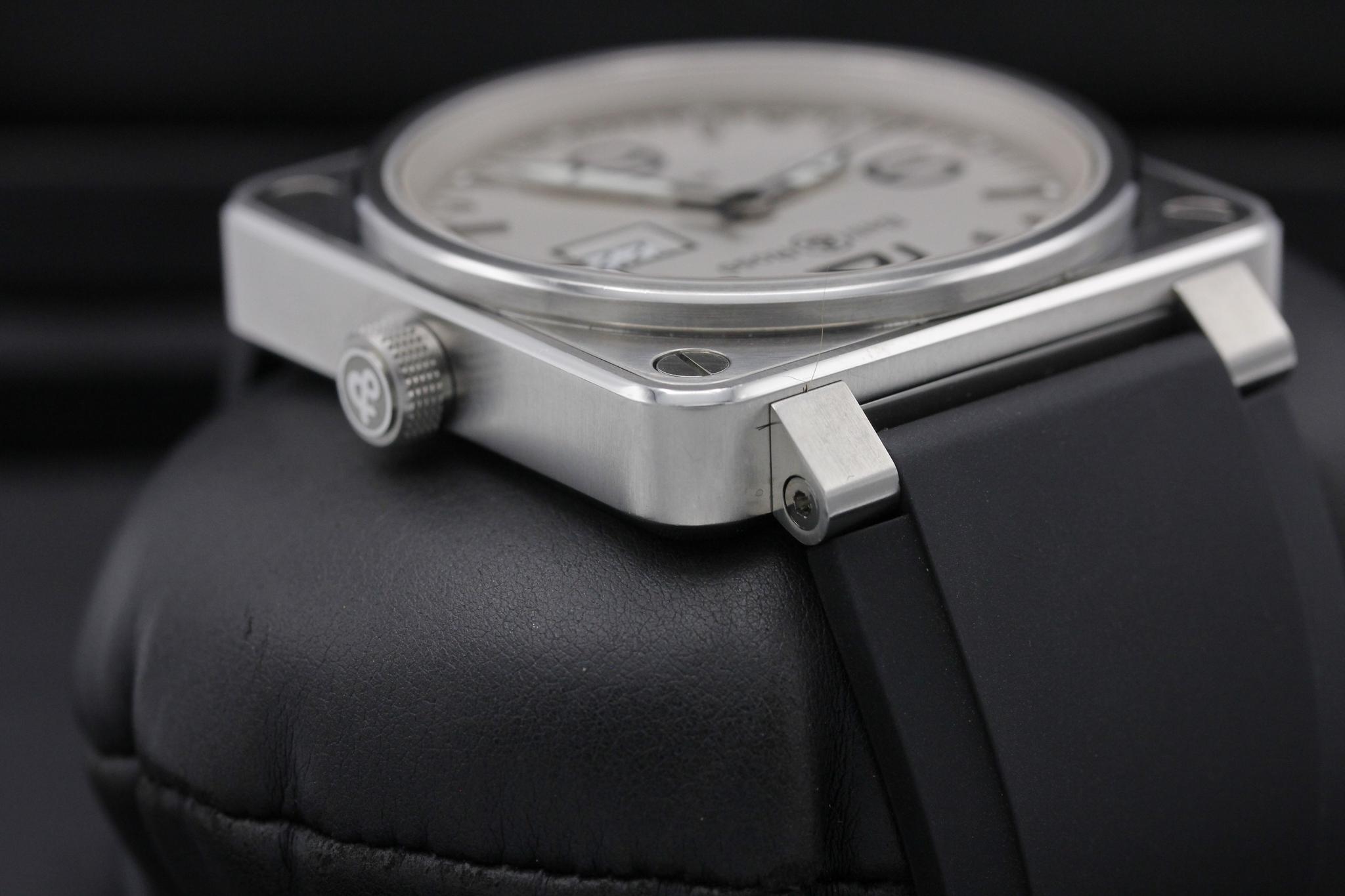 Watch Image 4
