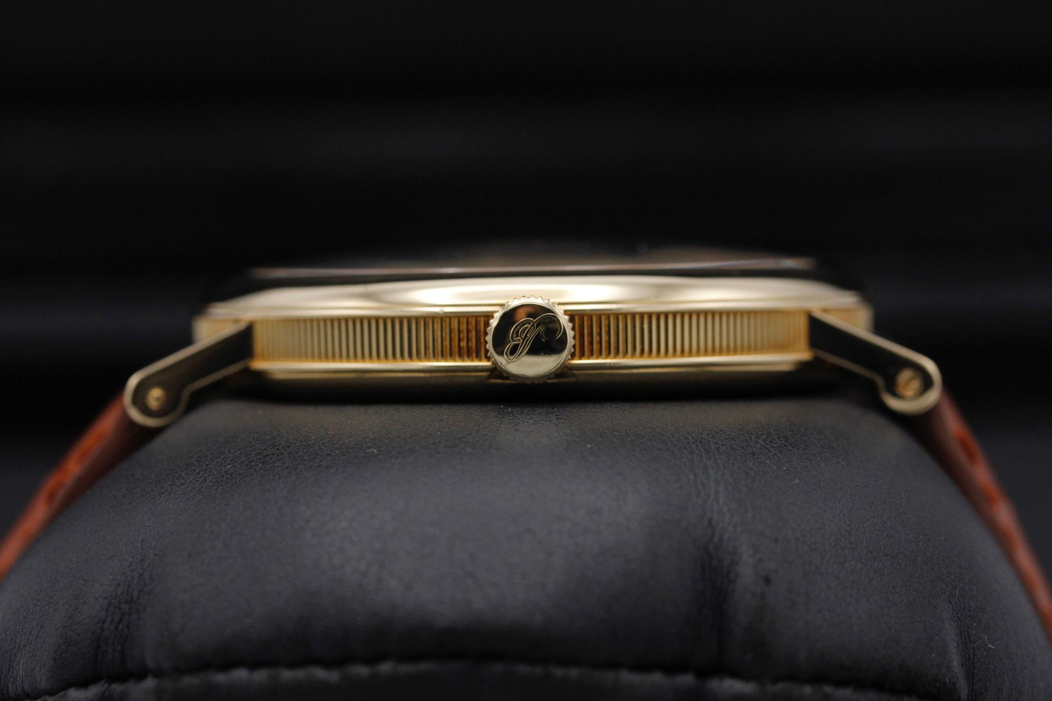Watch Image 3