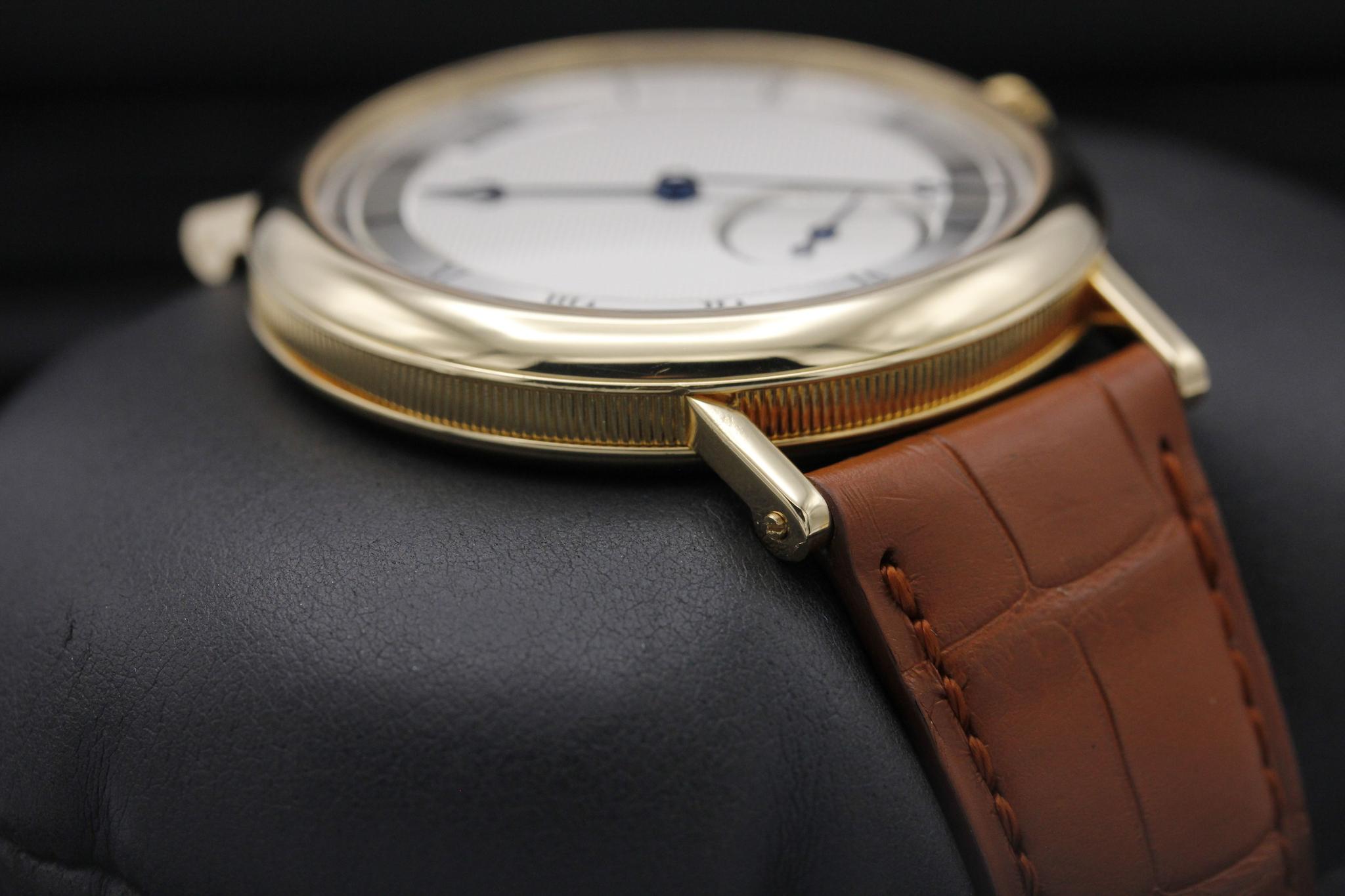 Watch Image 6