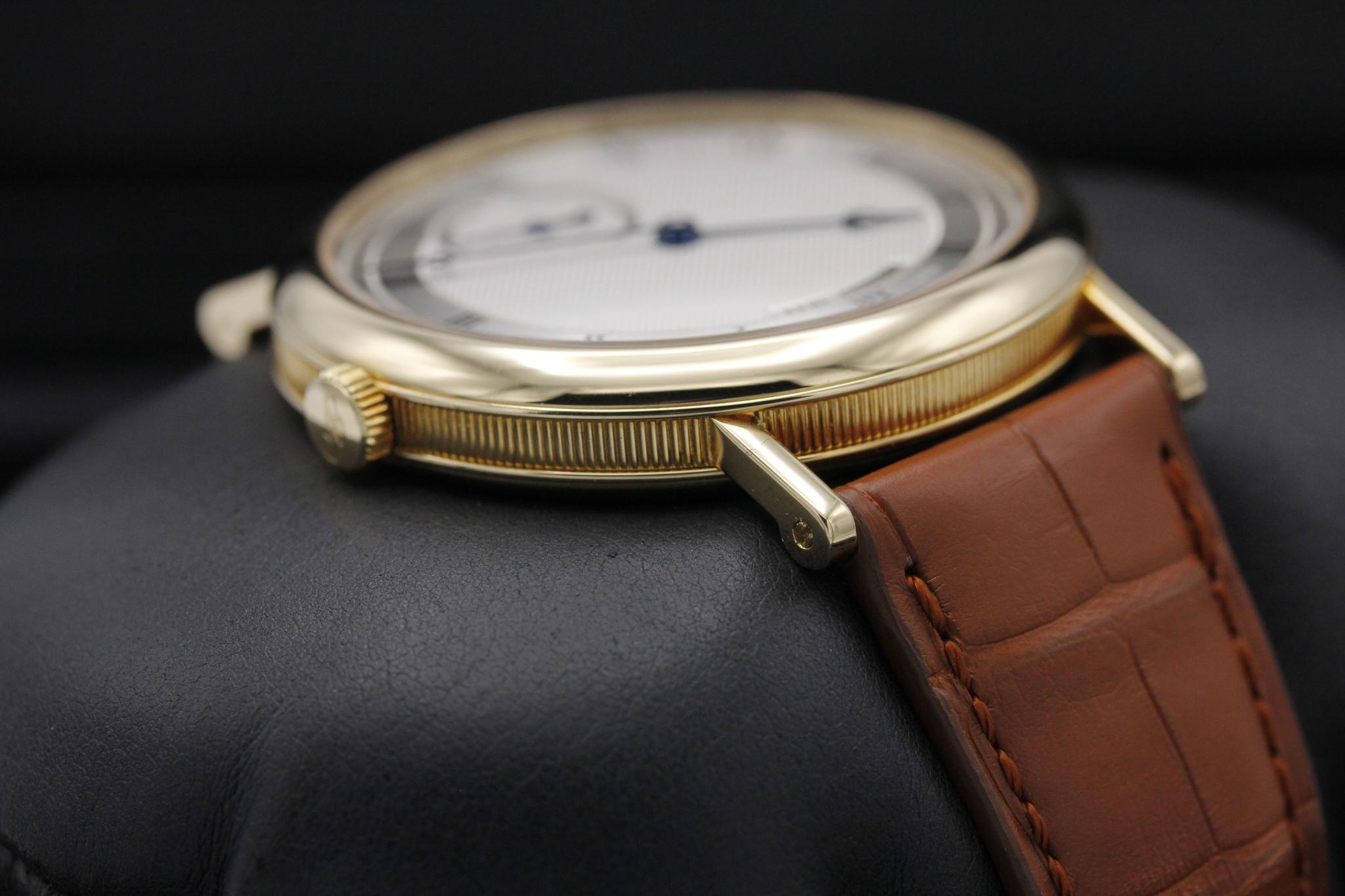 Watch Image 4