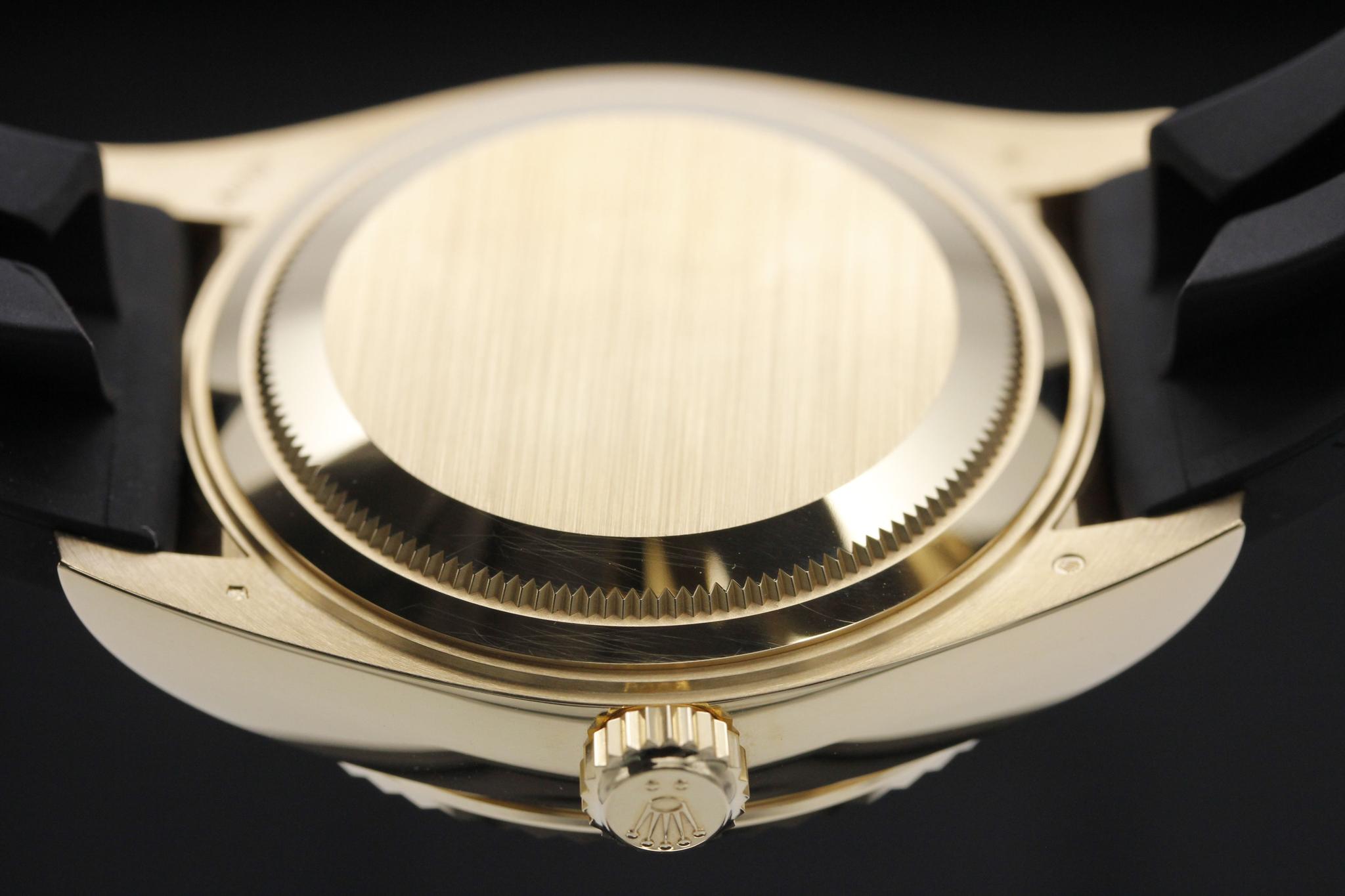 Watch Image 7