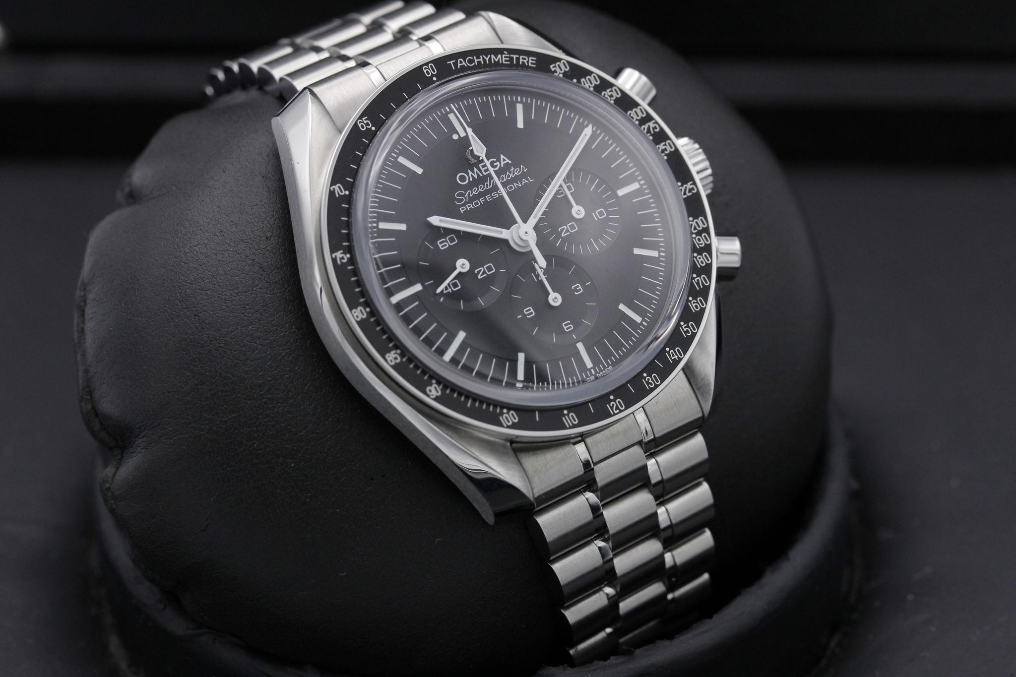 Watch Image 10