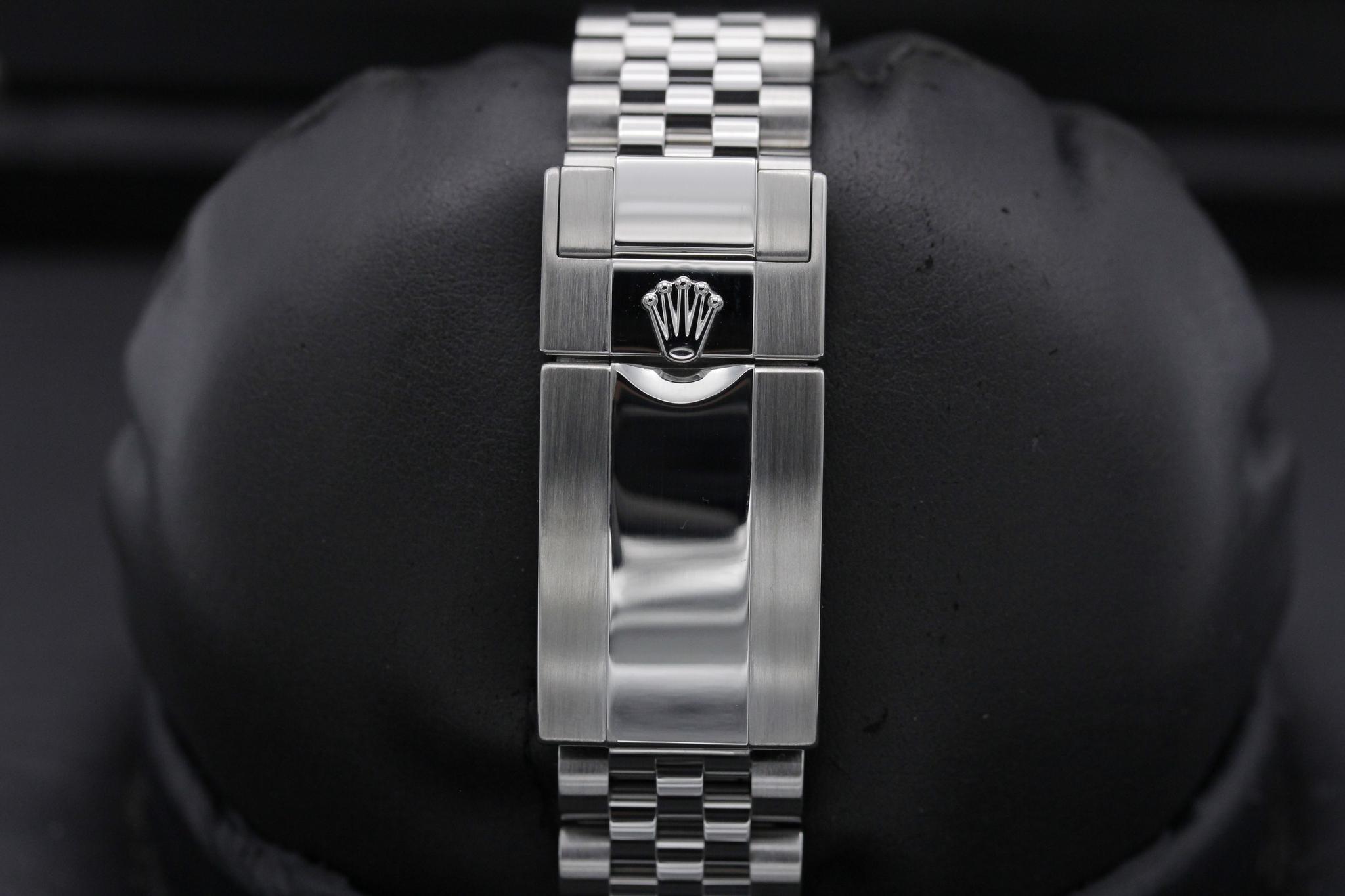 Watch Image 8