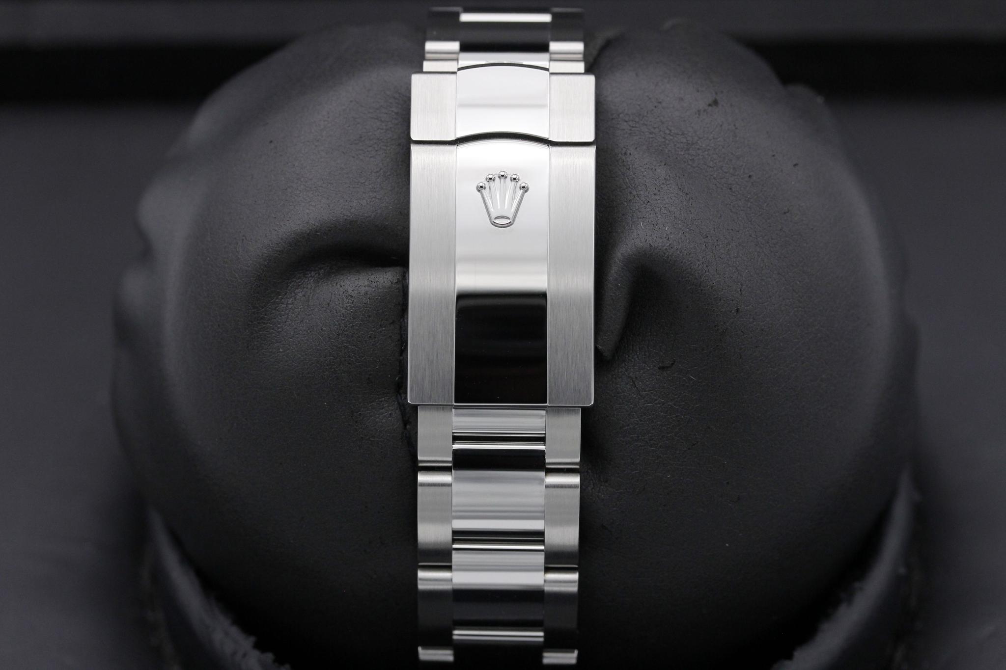Watch Image 7