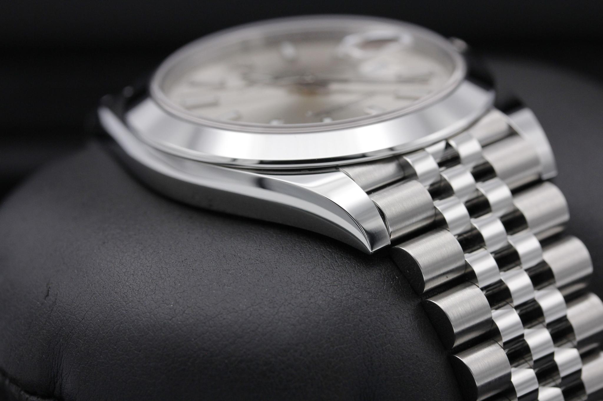 Watch Image 6