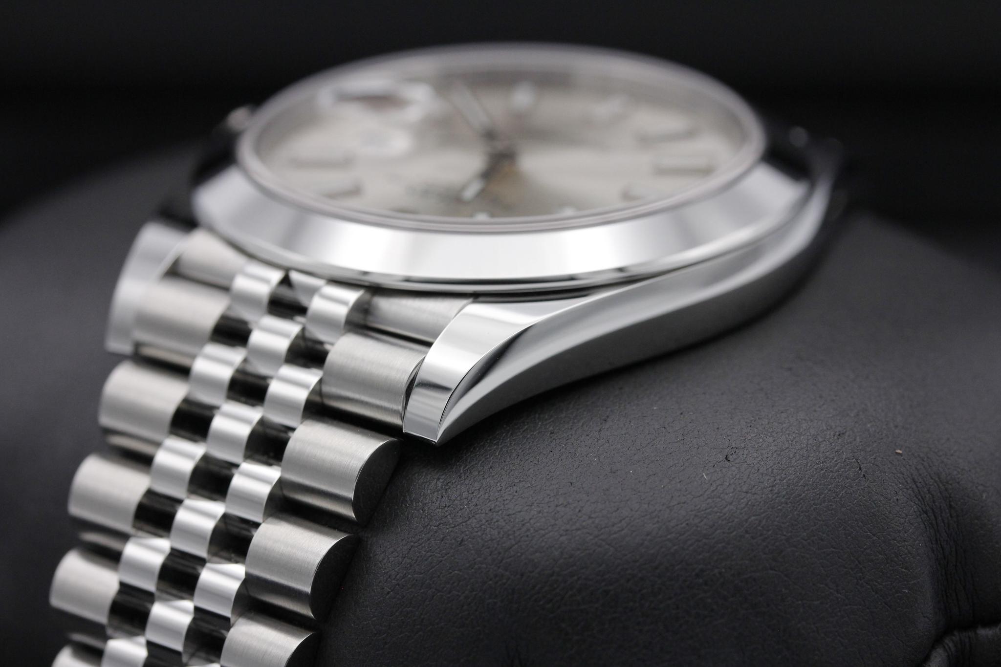 Watch Image 5