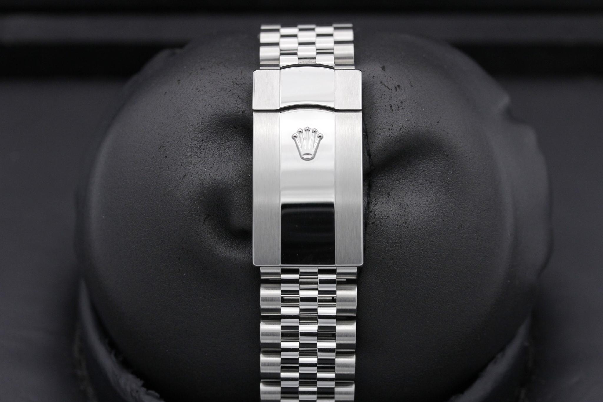 Watch Image 8