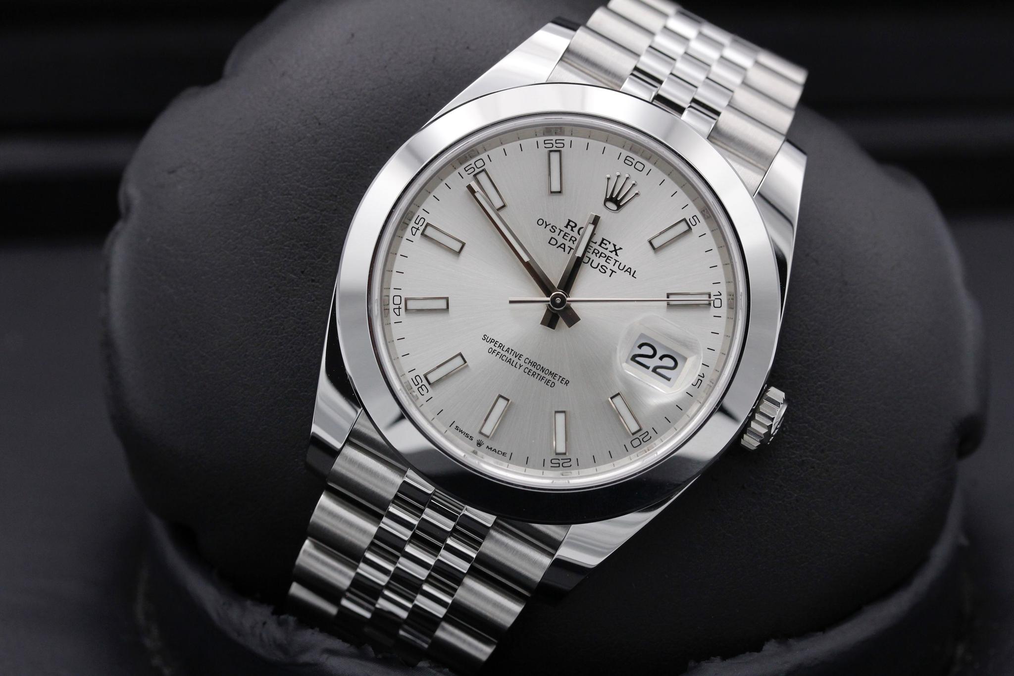 Watch Image 10
