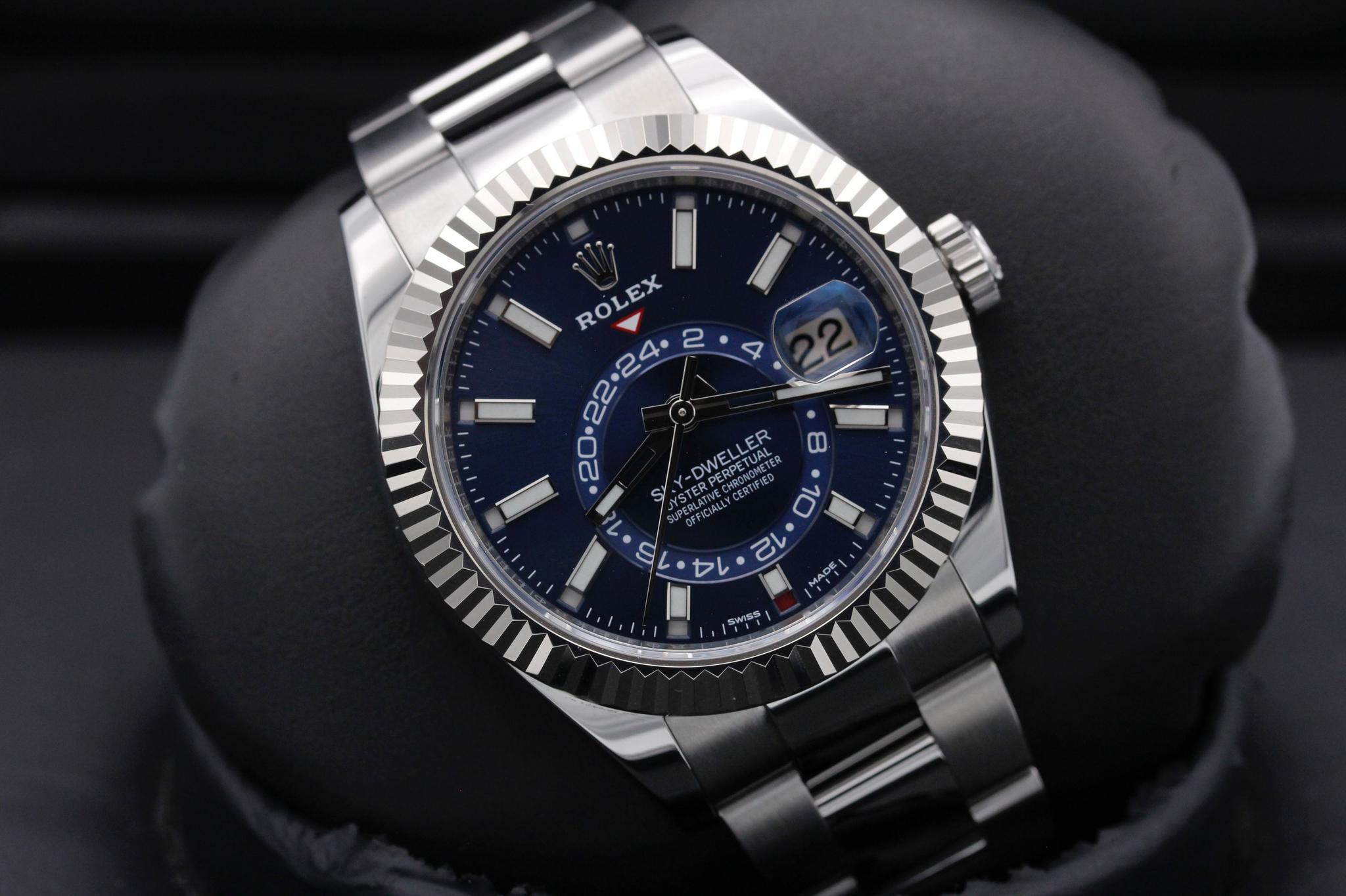 Watch Image 9