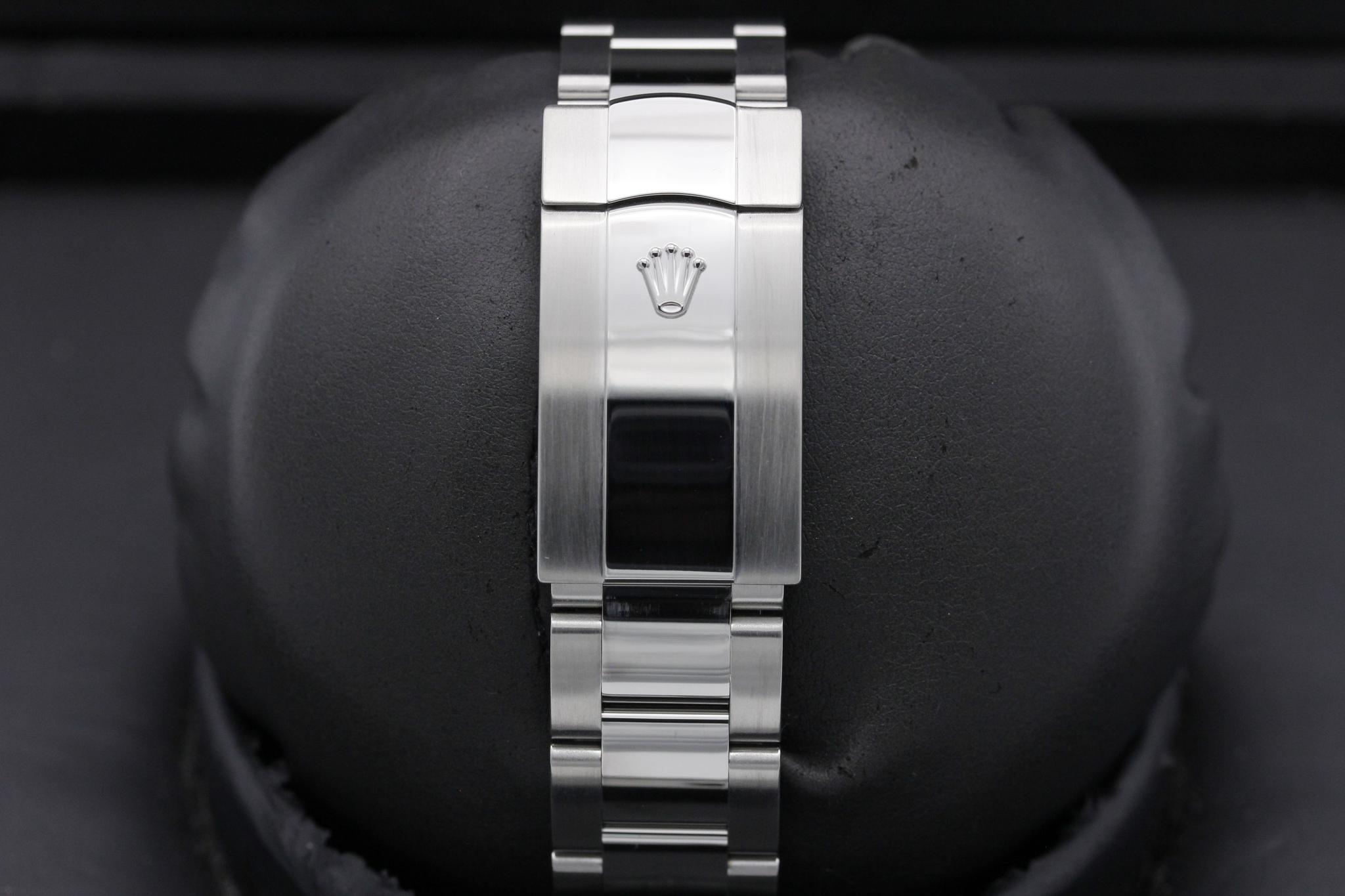 Watch Image 8