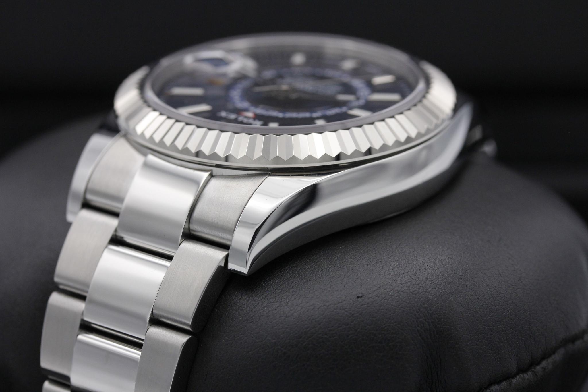 Watch Image 5