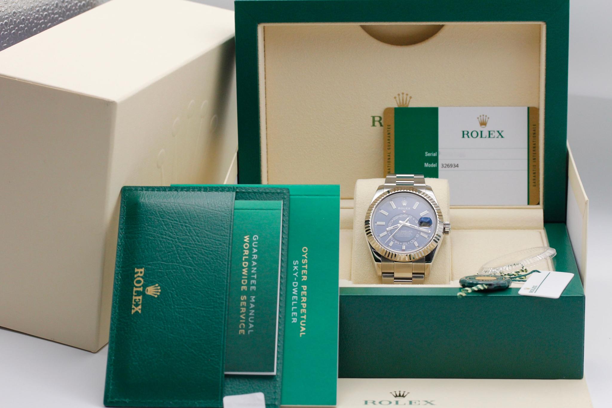 Watch Image 11