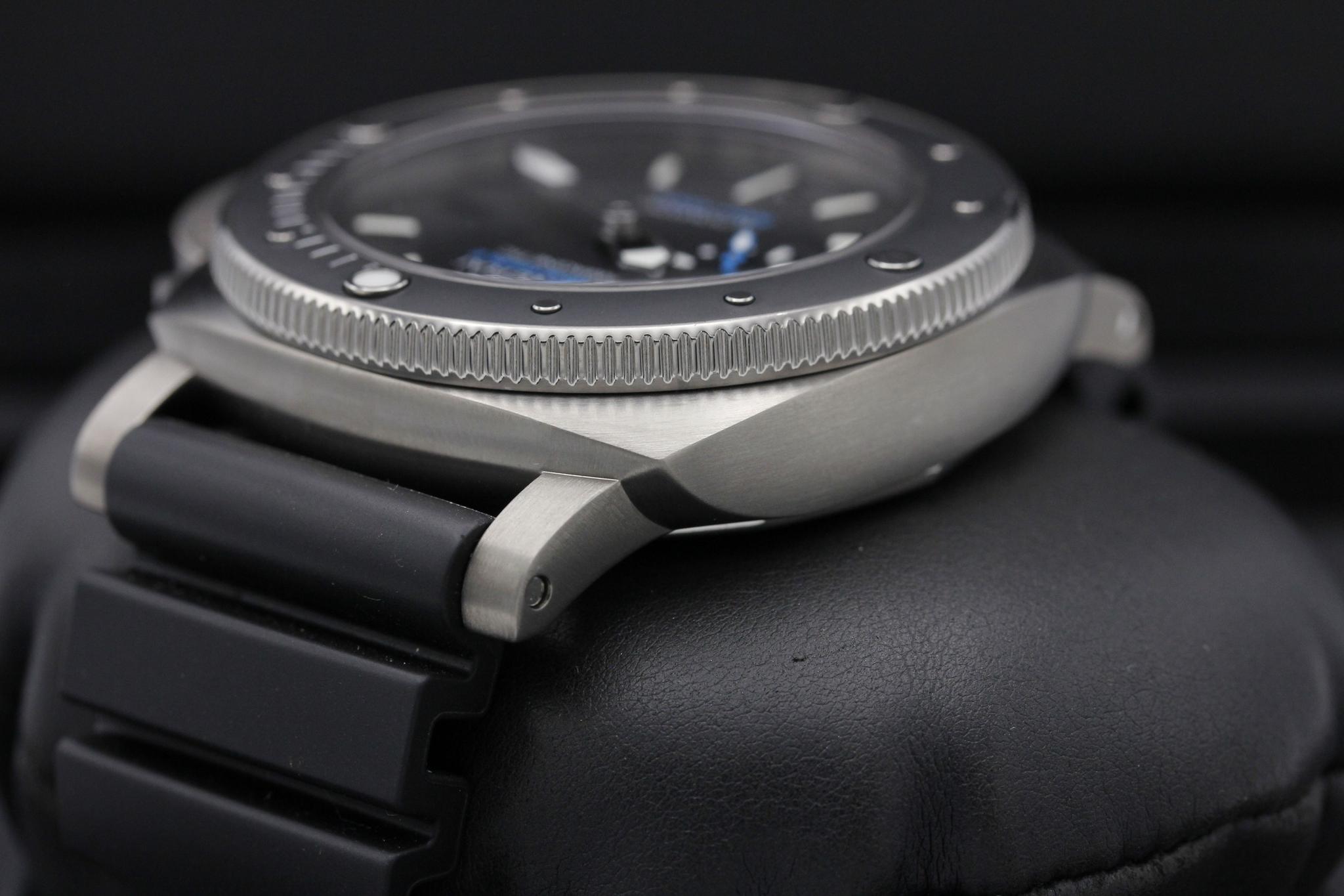 Watch Image 5