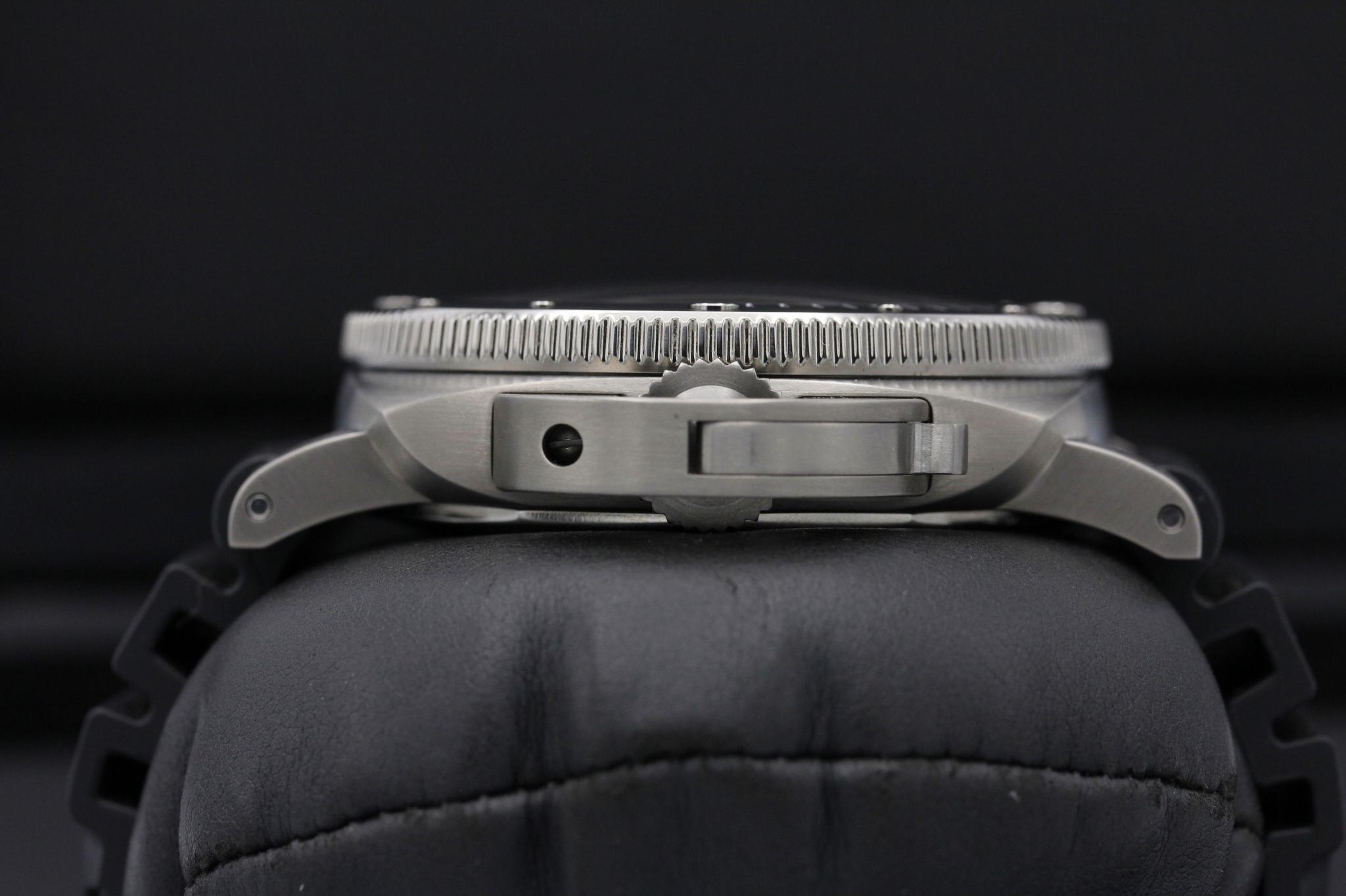 Watch Image 3