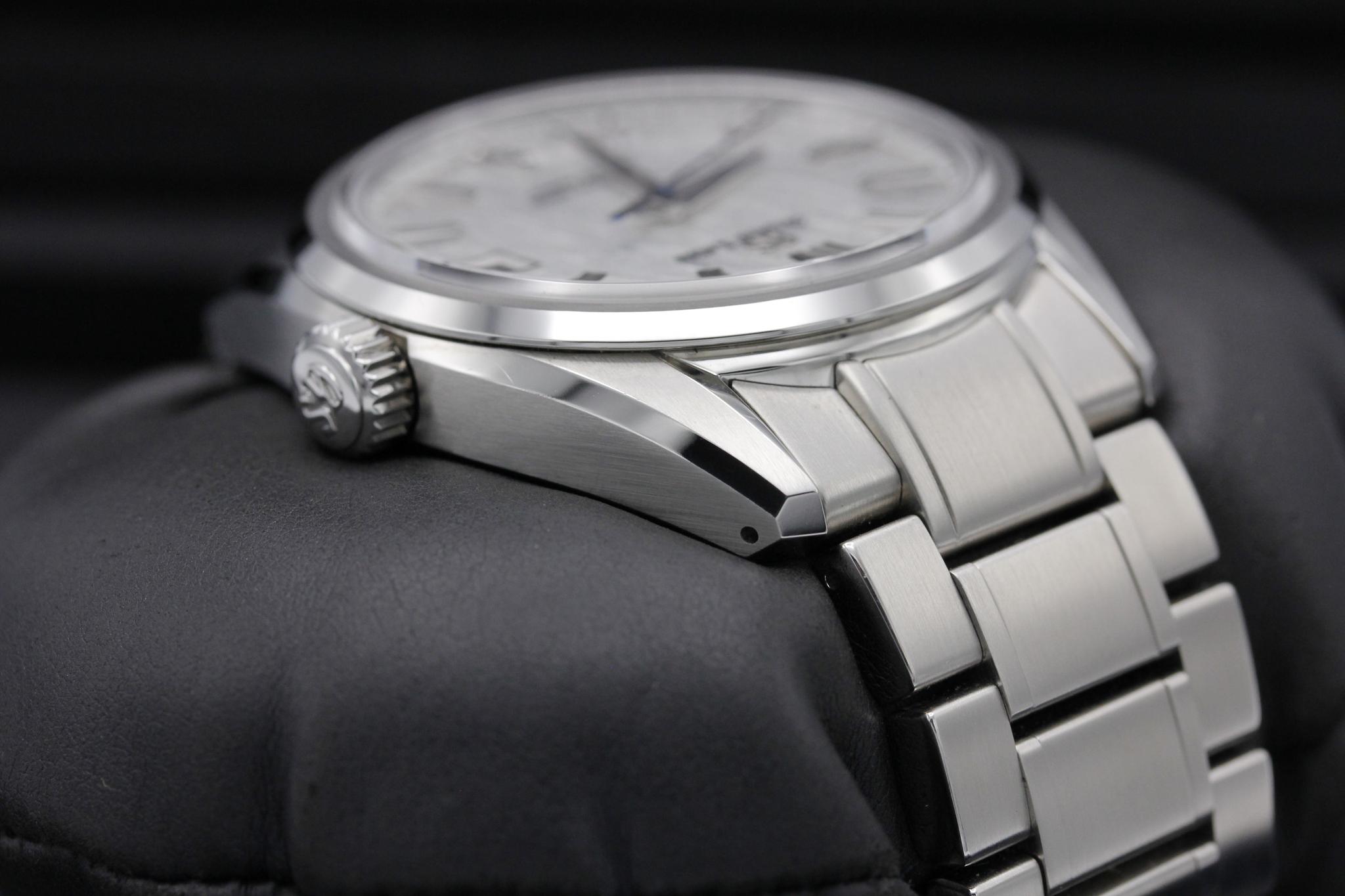 Watch Image 3