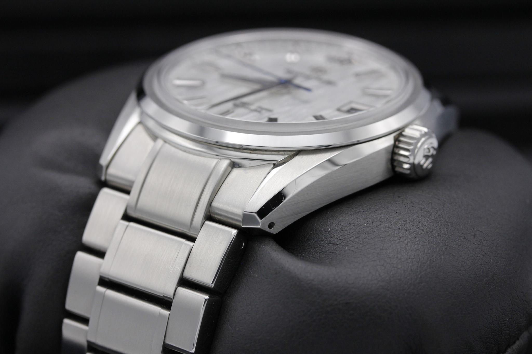 Watch Image 2