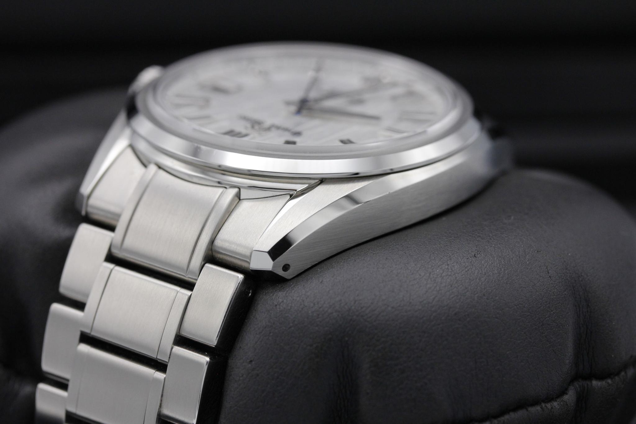 Watch Image 4