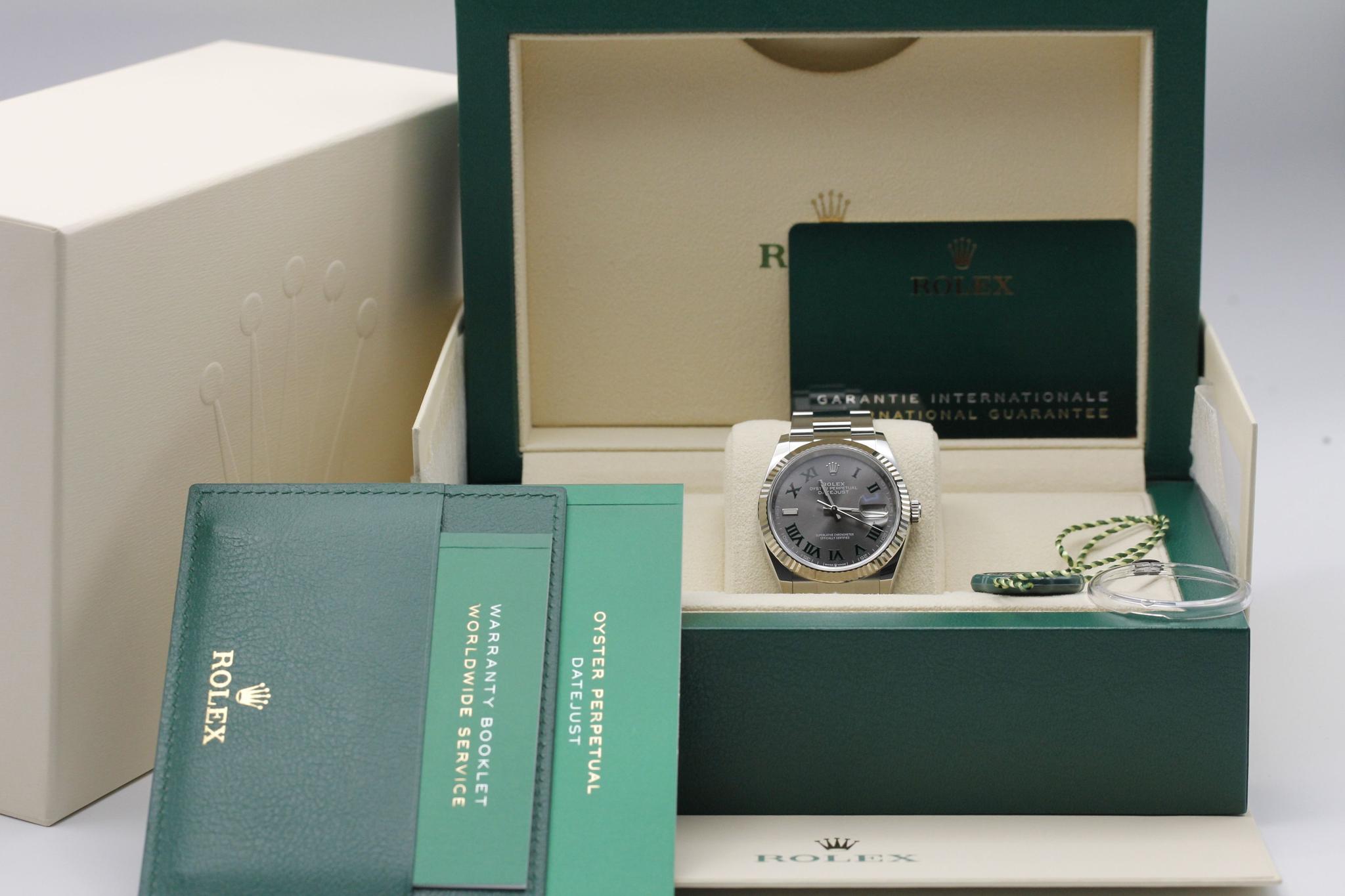 Watch Image 11
