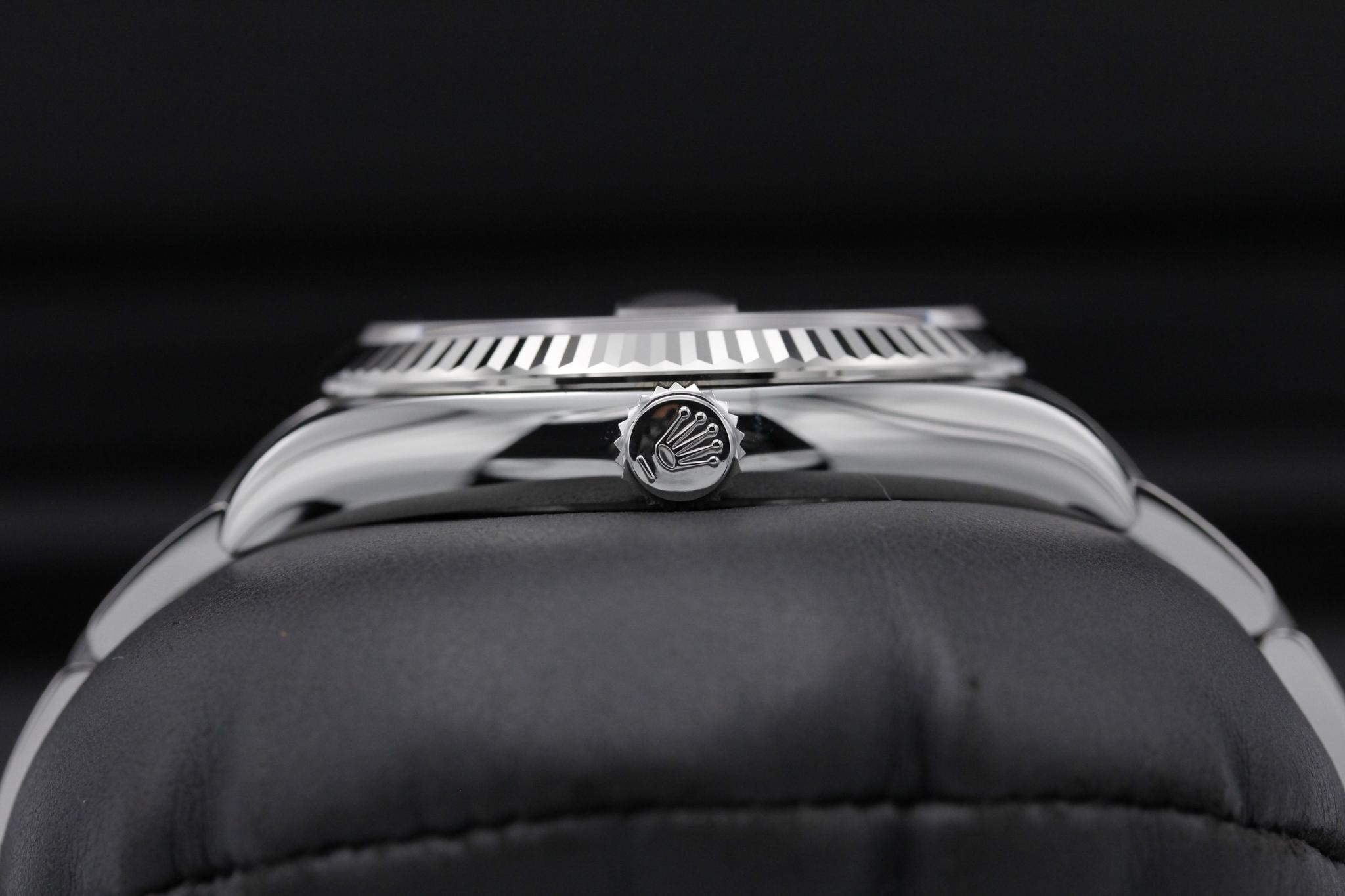 Watch Image 3