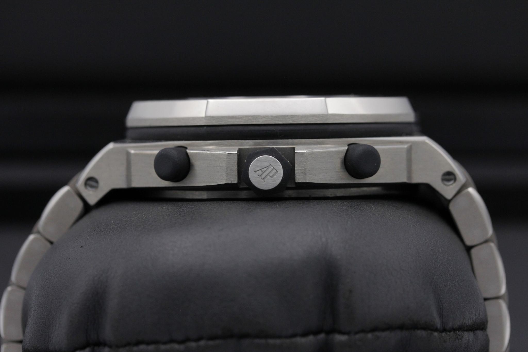 Watch Image 3