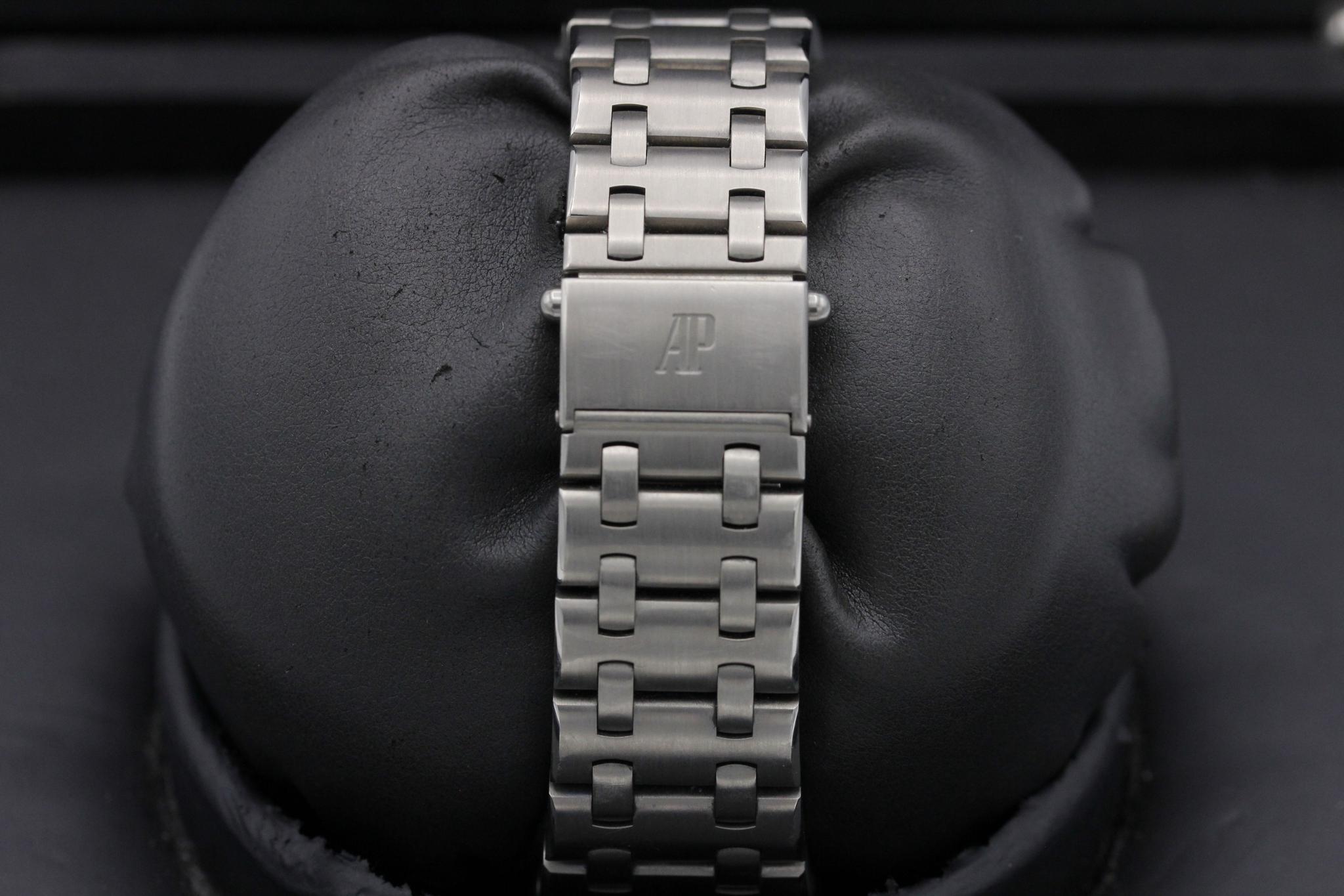 Watch Image 8