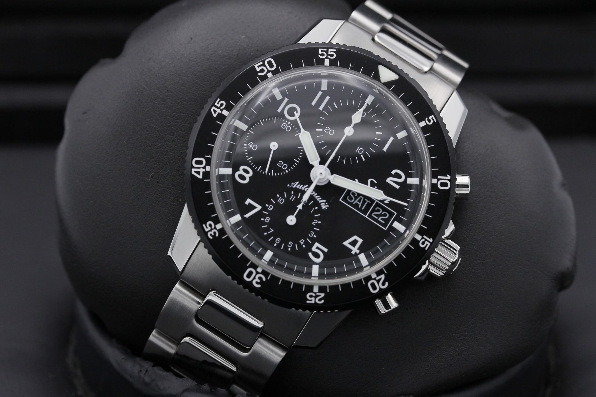 Watch Image 10