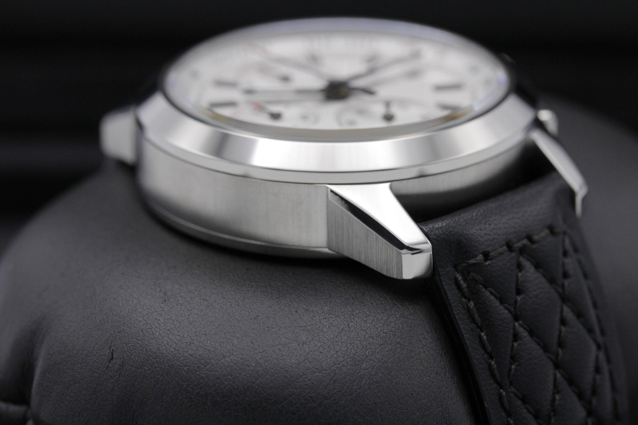 Watch Image 6