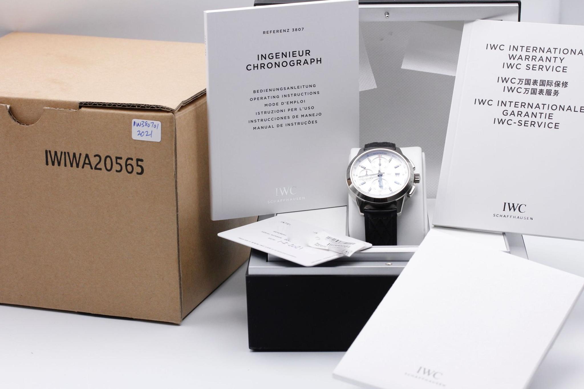 Watch Image 11