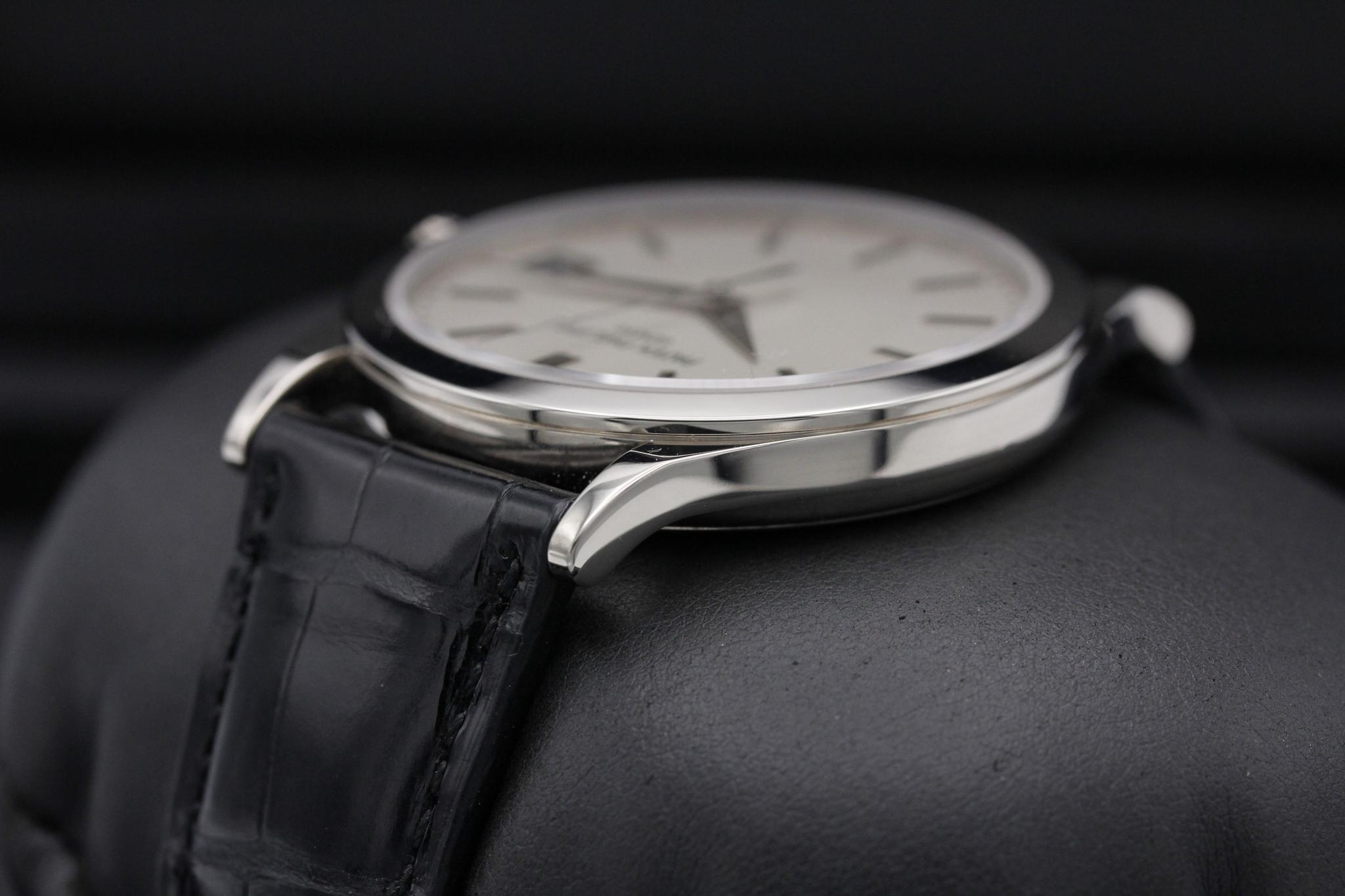 Watch Image 6