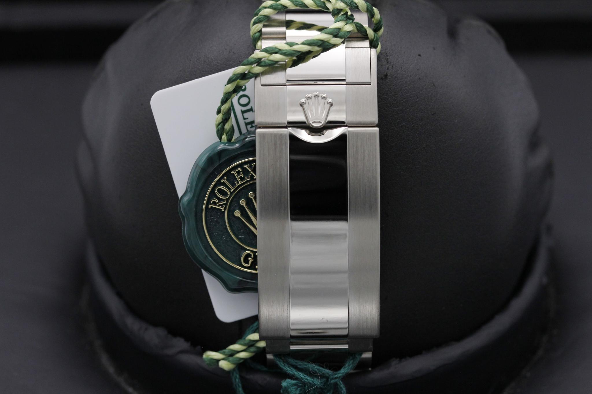 Watch Image 8