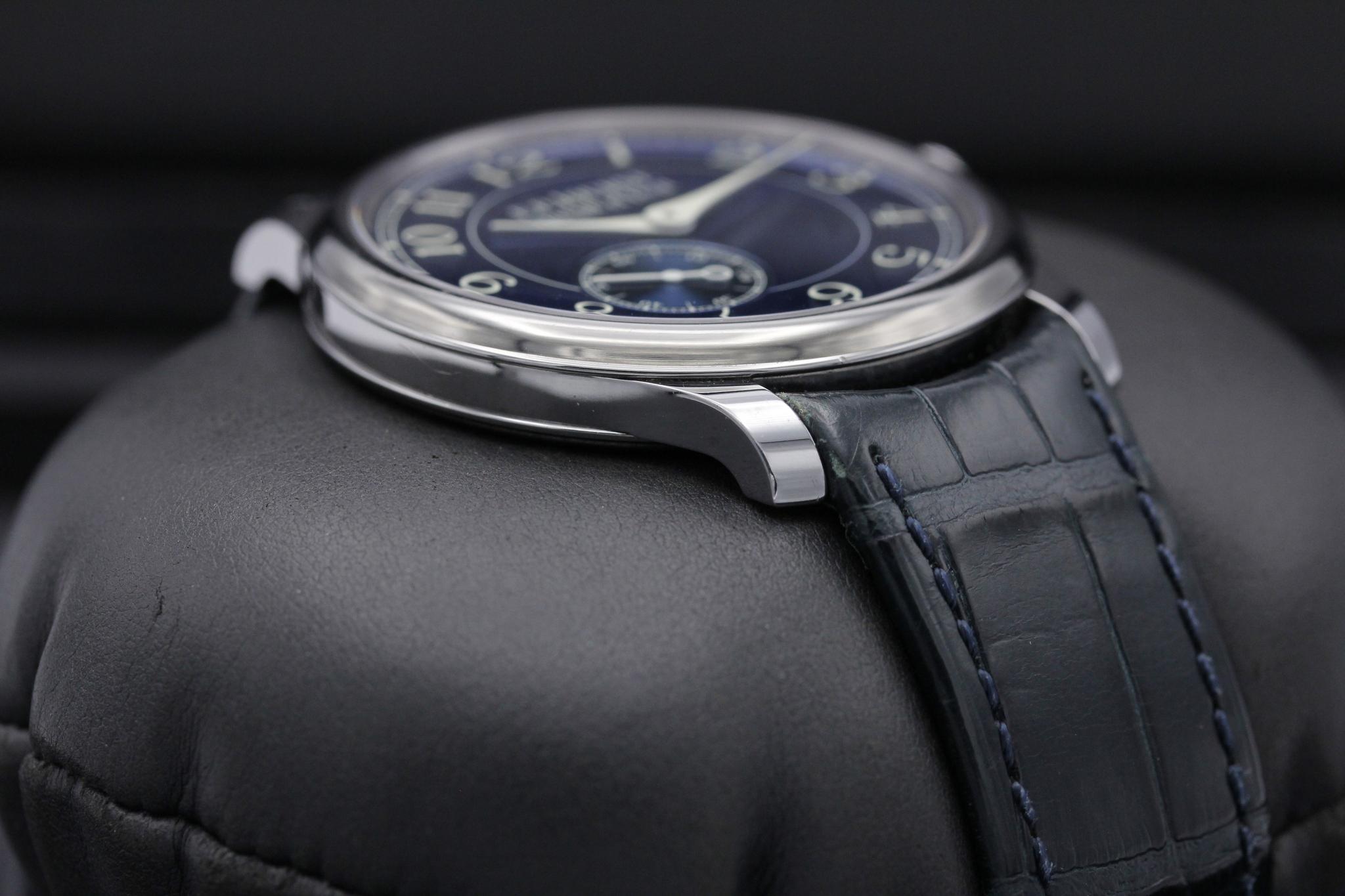 Watch Image 7