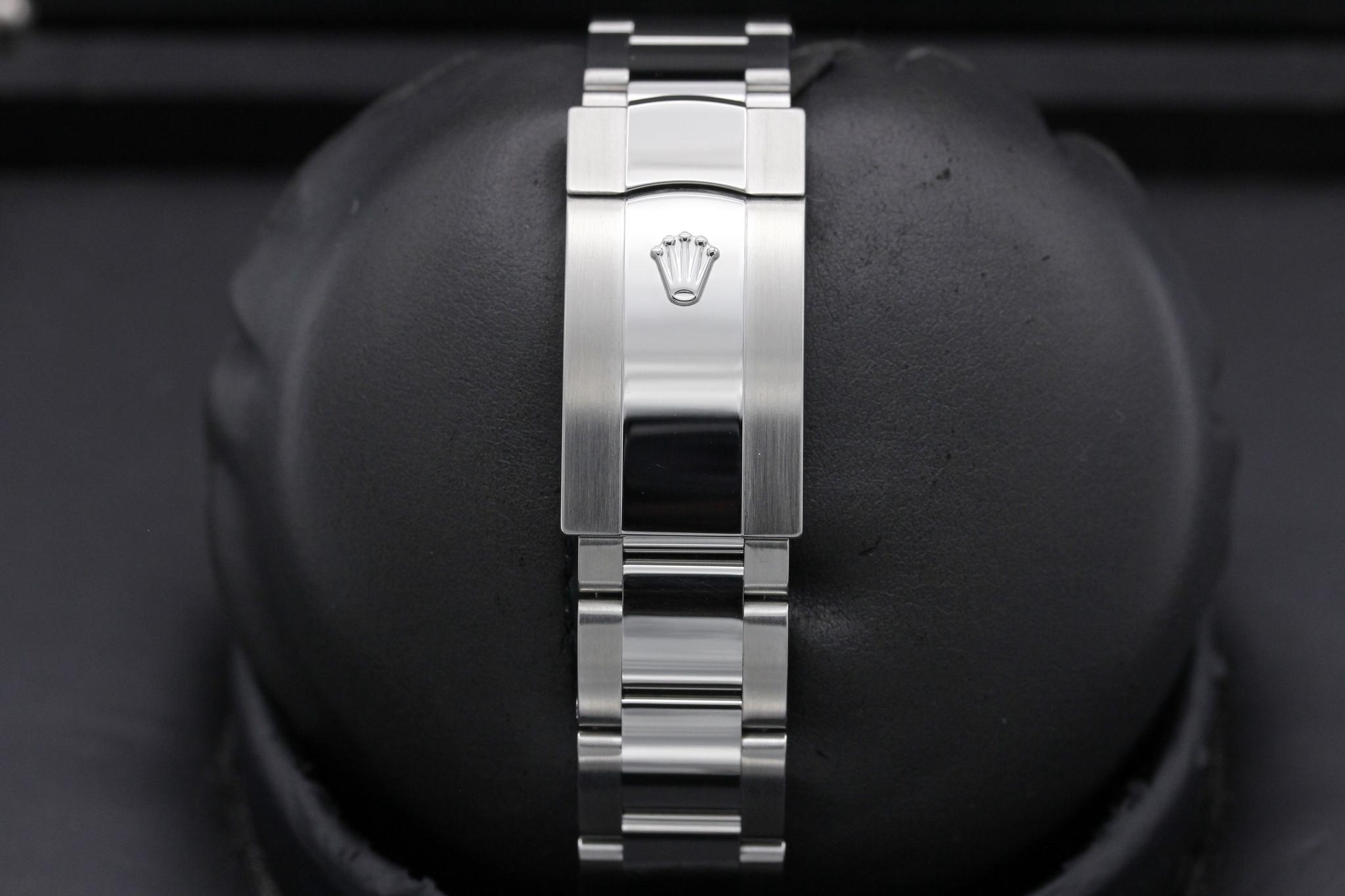 Watch Image 8